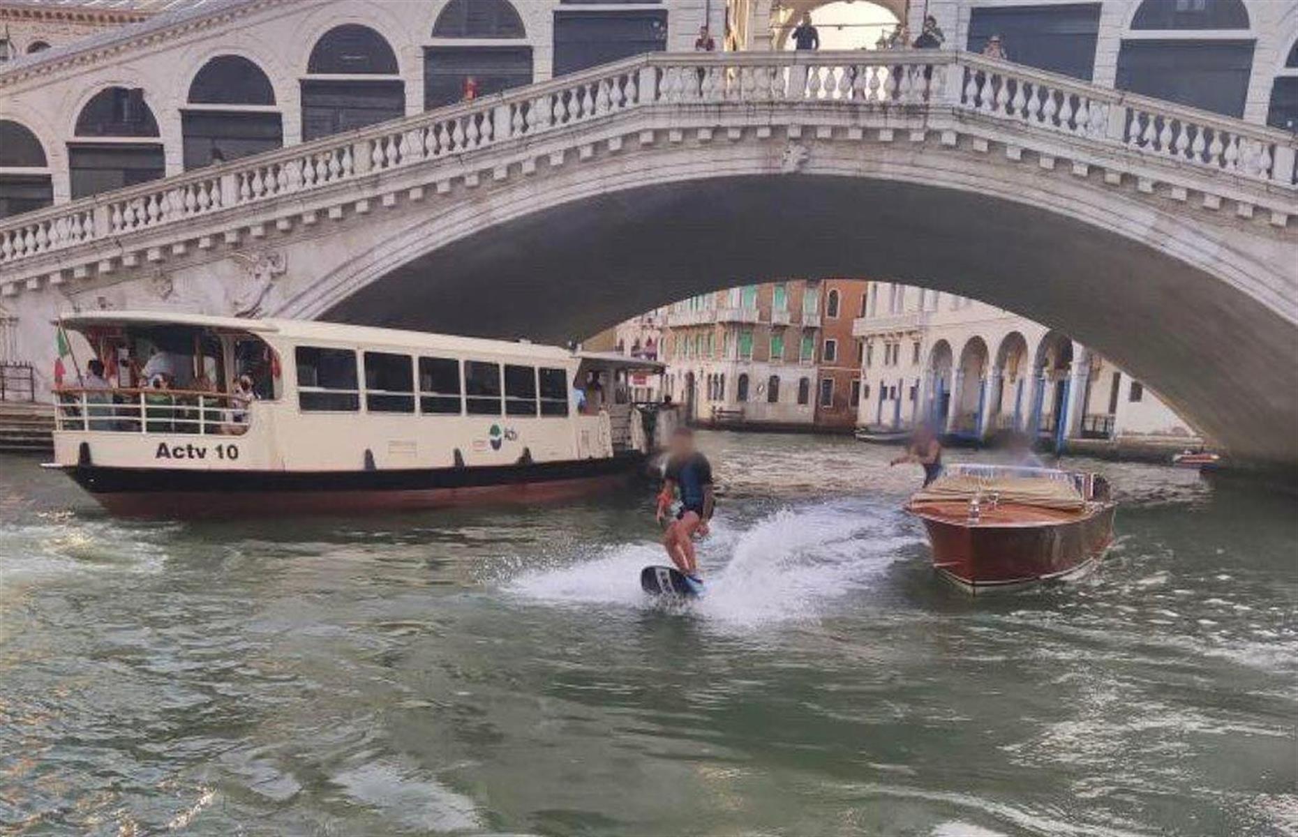 Tourists fined for Grand Canal joyride