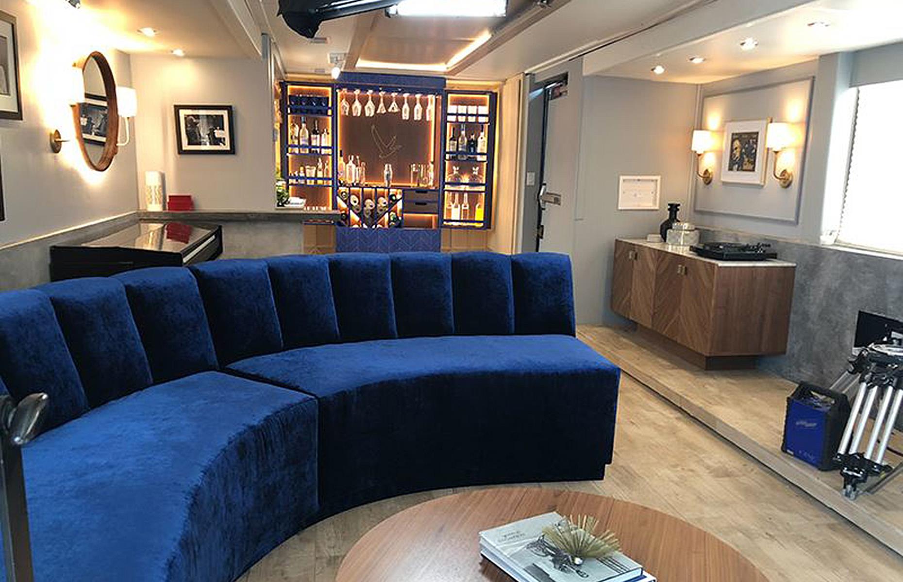 Jamie Foxx's studio on wheels