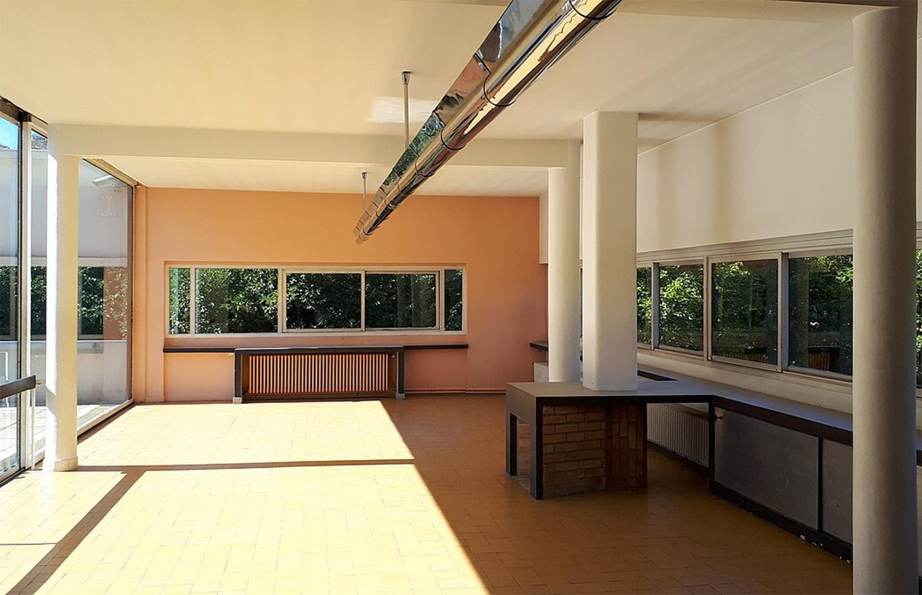 Villa Savoye by Le Corbusier 