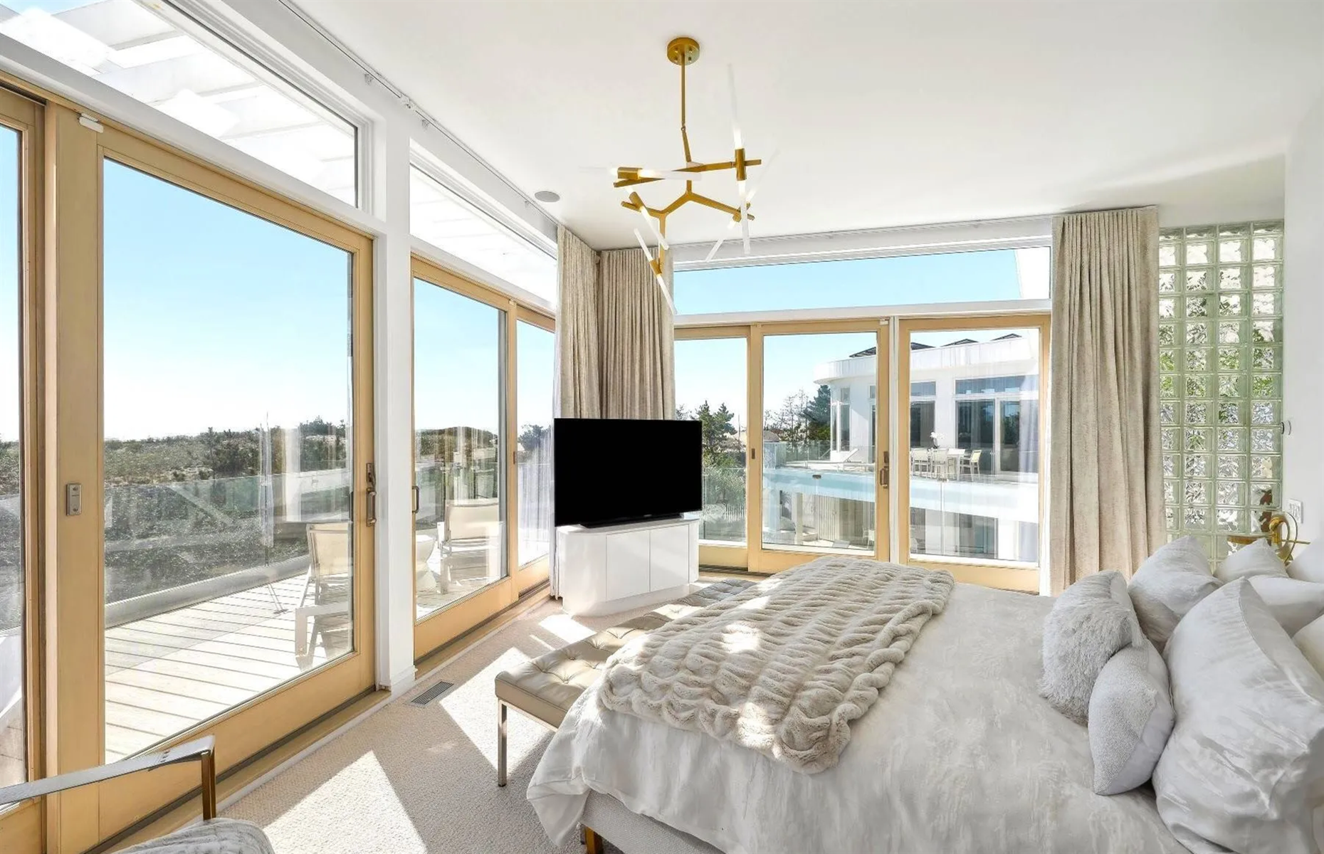 Amagansett estate, New York, USA: £328,100 ($400k) PCM