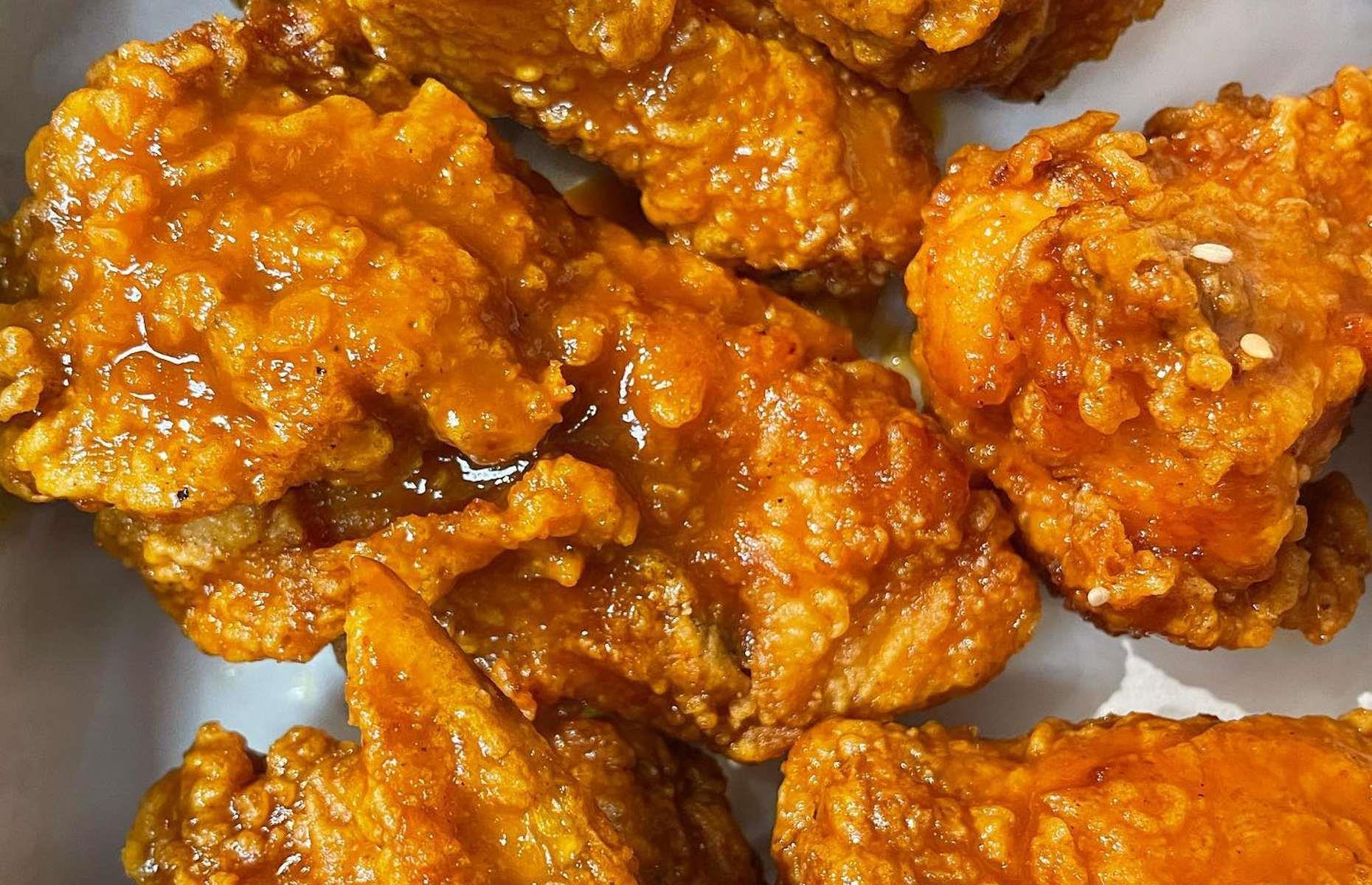 Texas: peach habanero battered wings, Hiwings, Austin