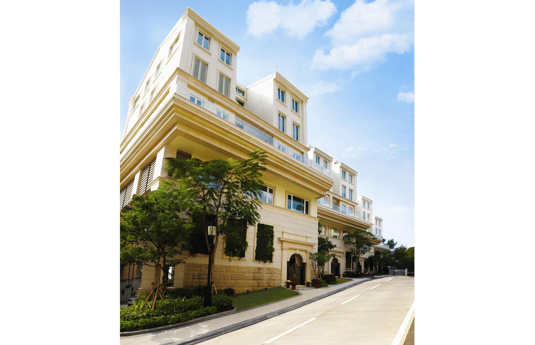 Waterside townhouse, Hong Kong Island, Hong Kong