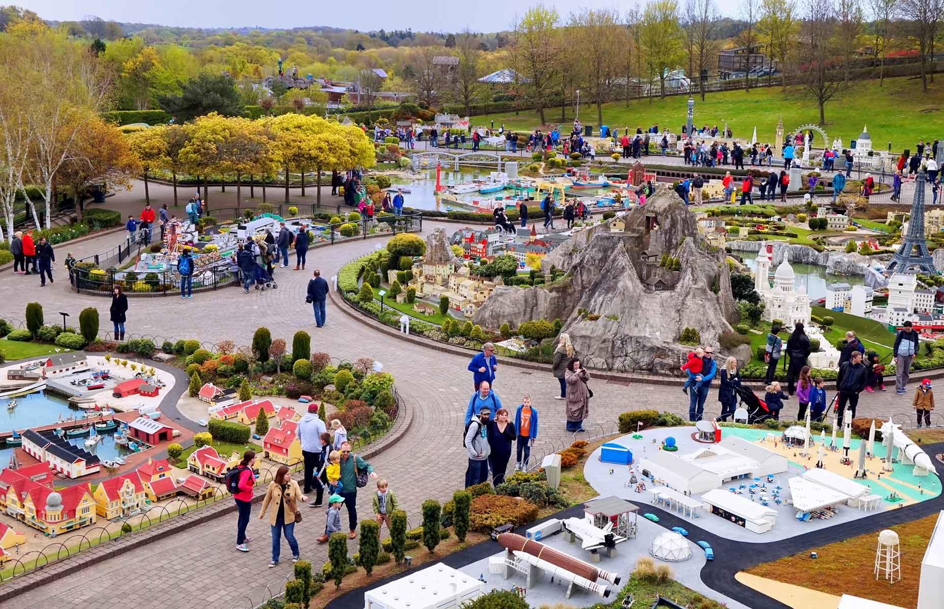 Indoor mini golf at LEGOLAND, Windsor, England