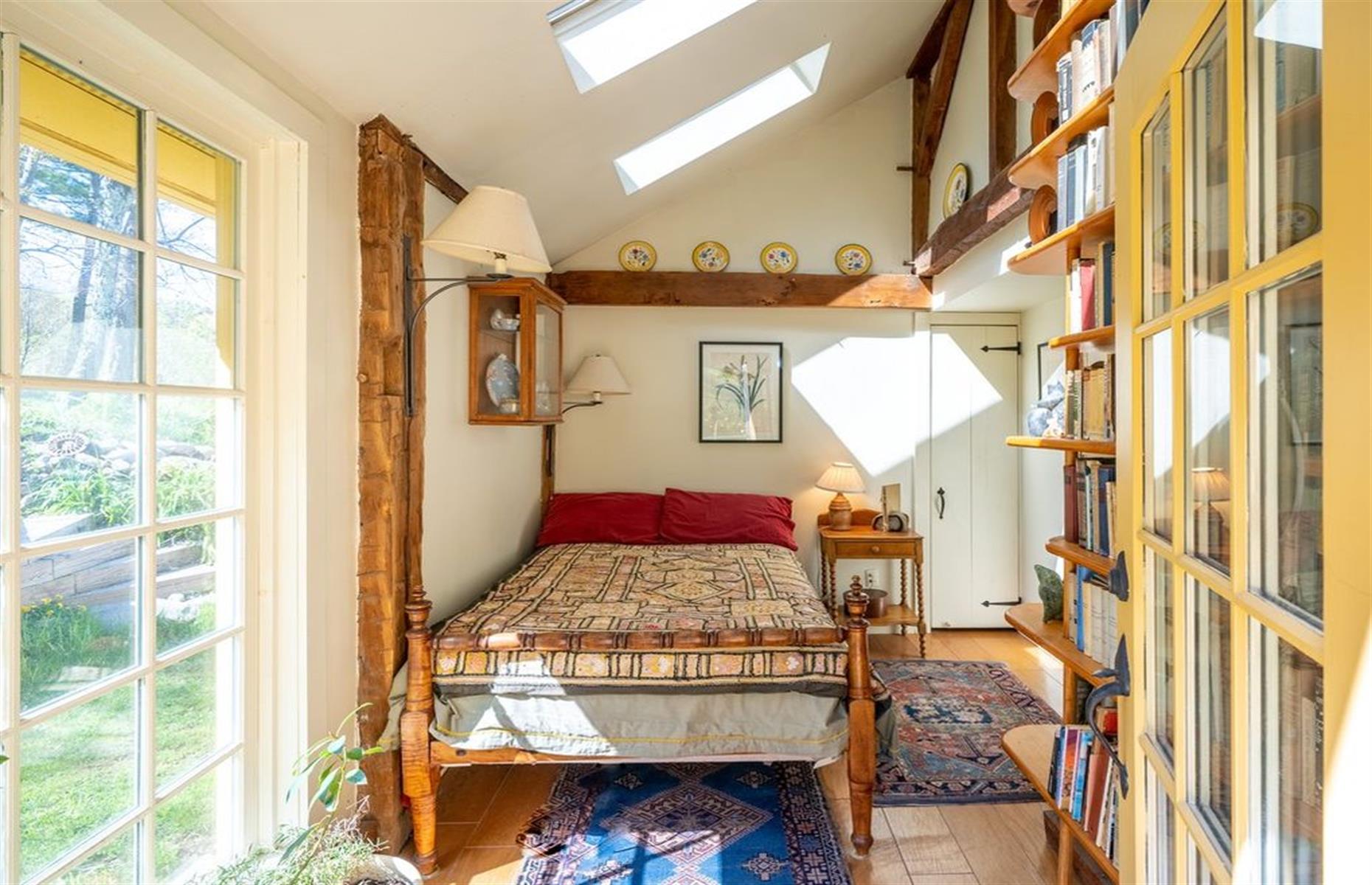 18th-century farmhouse with pottery studio, New York, USA: £688,000 ($860k) 