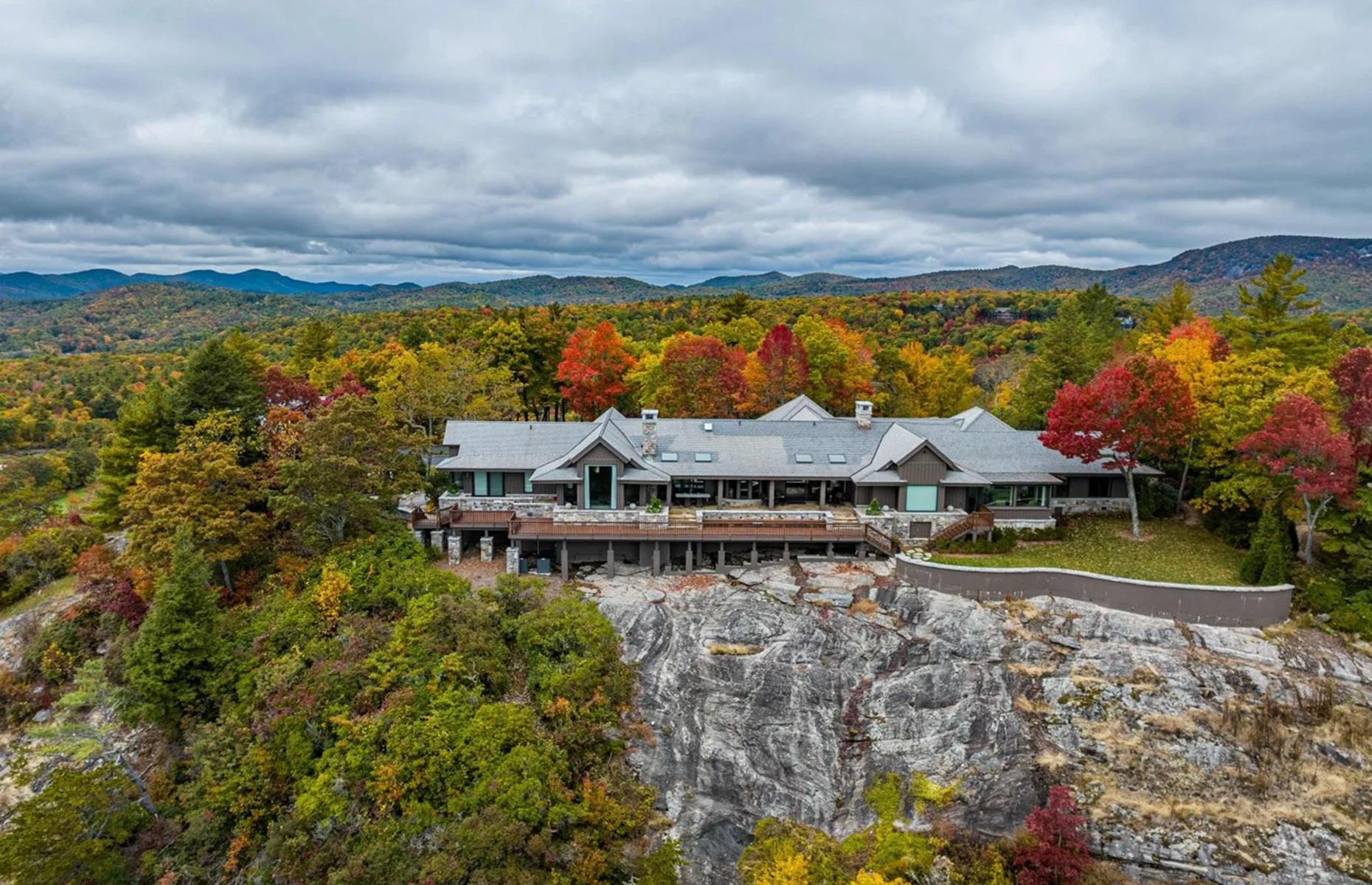Magnificent mountaintop estate, North Carolina, USA