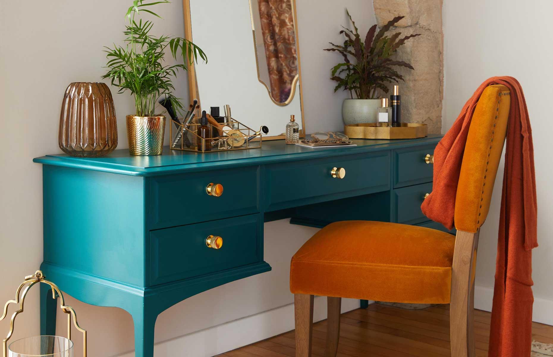 Choose bright bedroom furniture