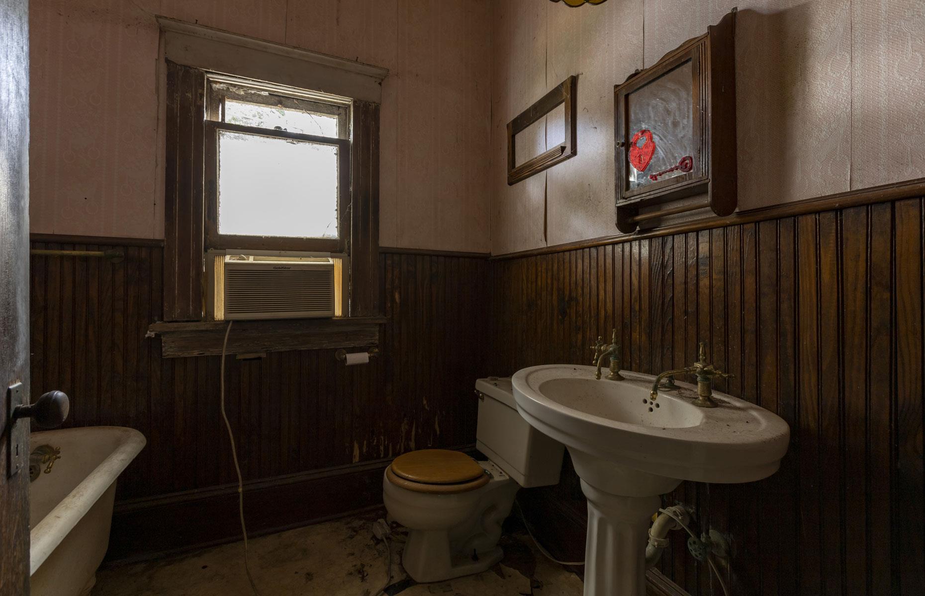 Sole bathroom