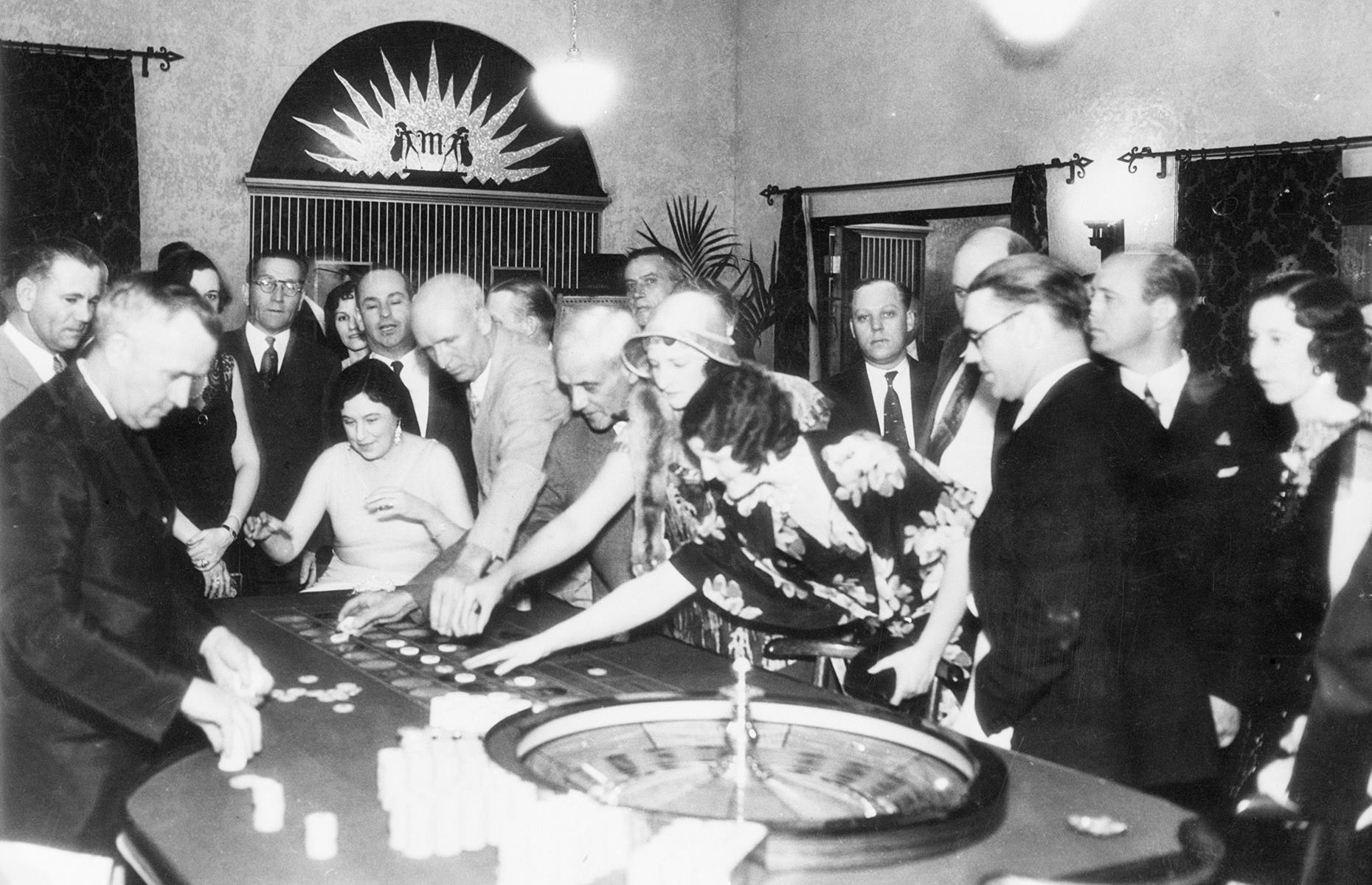 1930s: Vegas is a playground for the elite