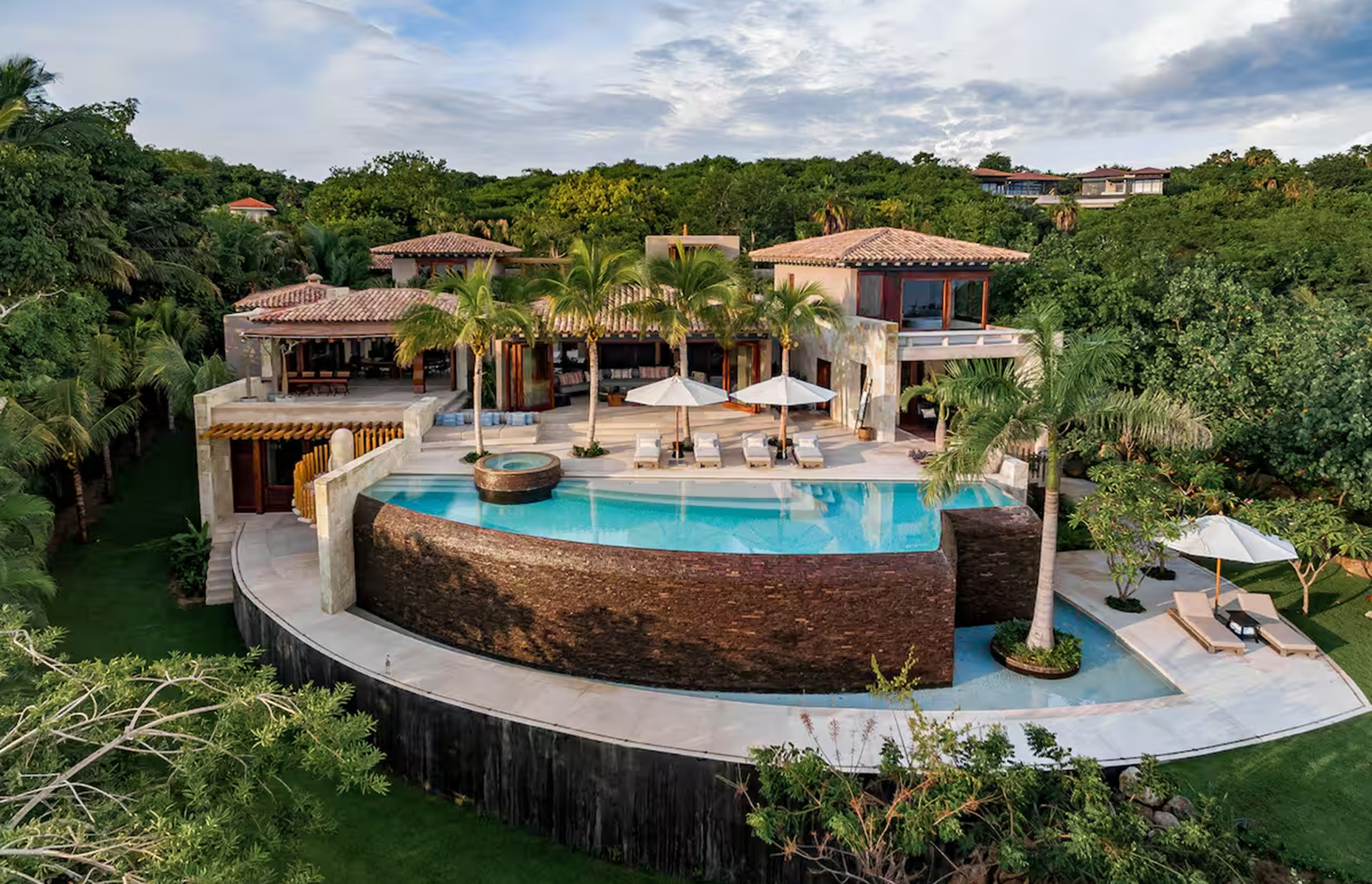 Resort en bord de mer, Nayarit, Mexique : environ 260 000 euros le mois