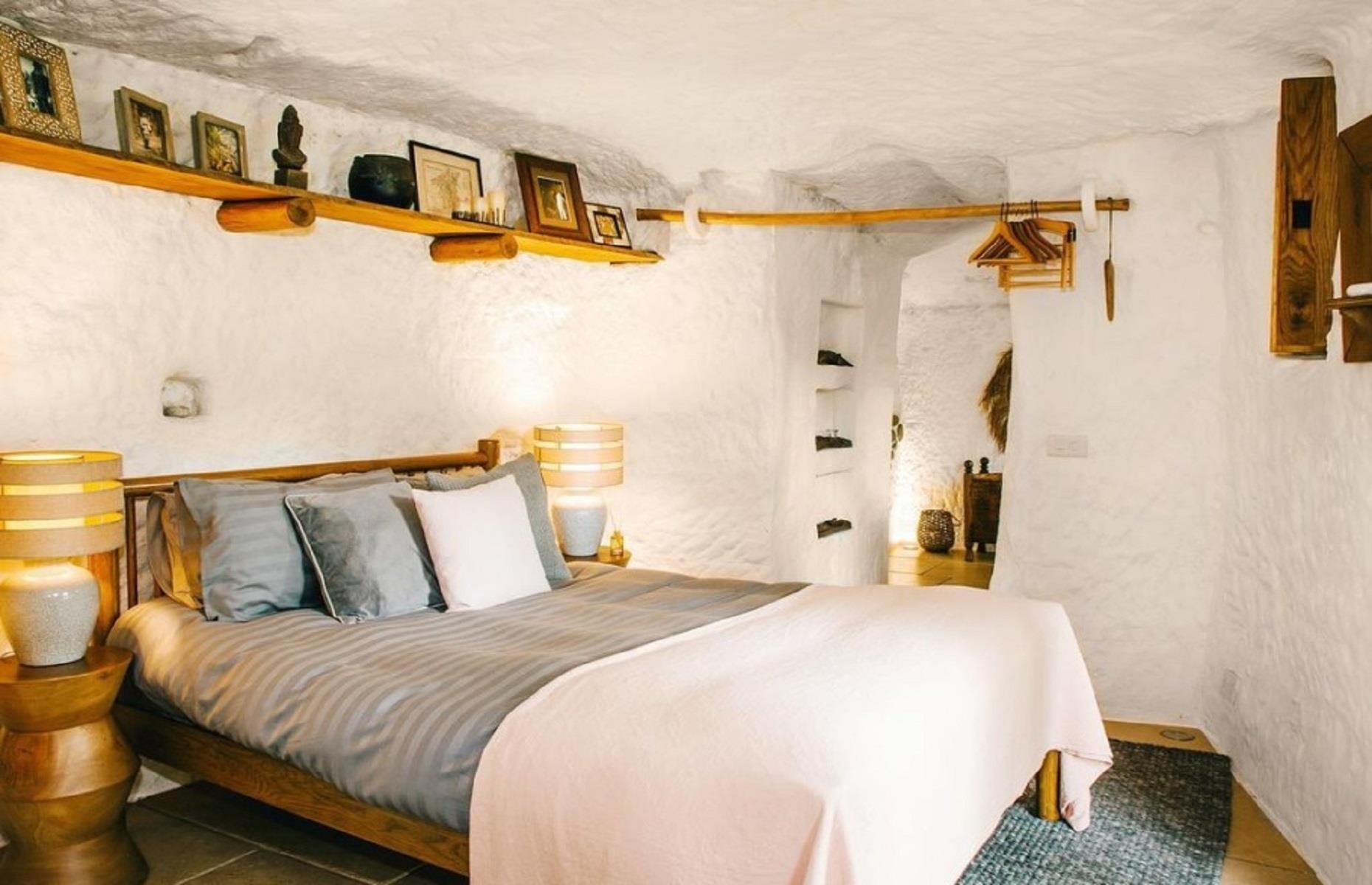 The Rockhouse Retreat, Worcestershire, UK