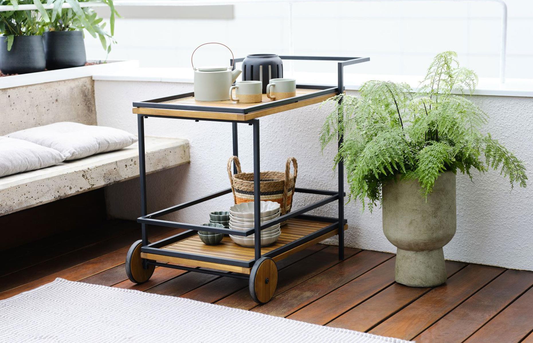 Utilise a trolley