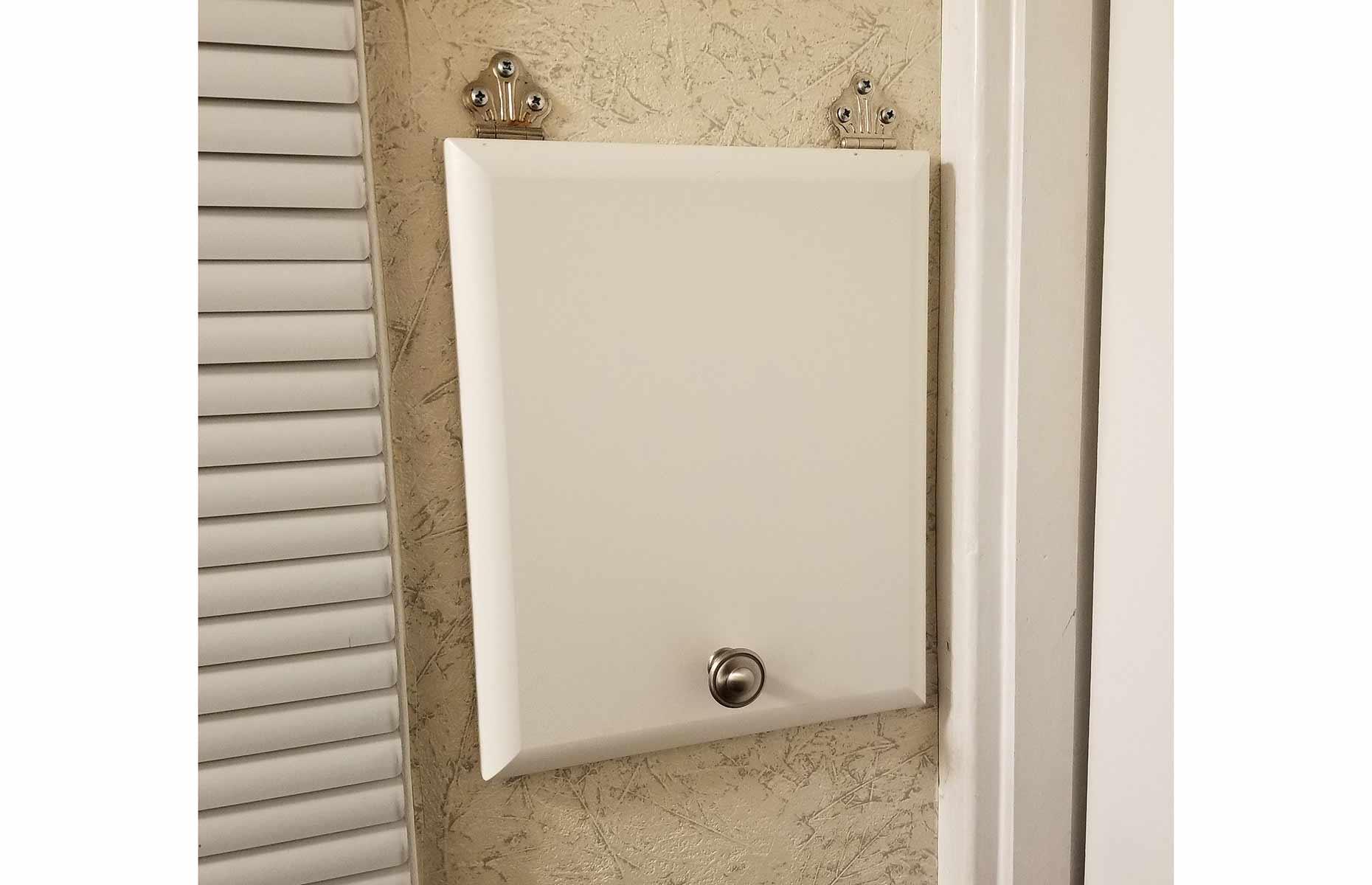Laundry chutes