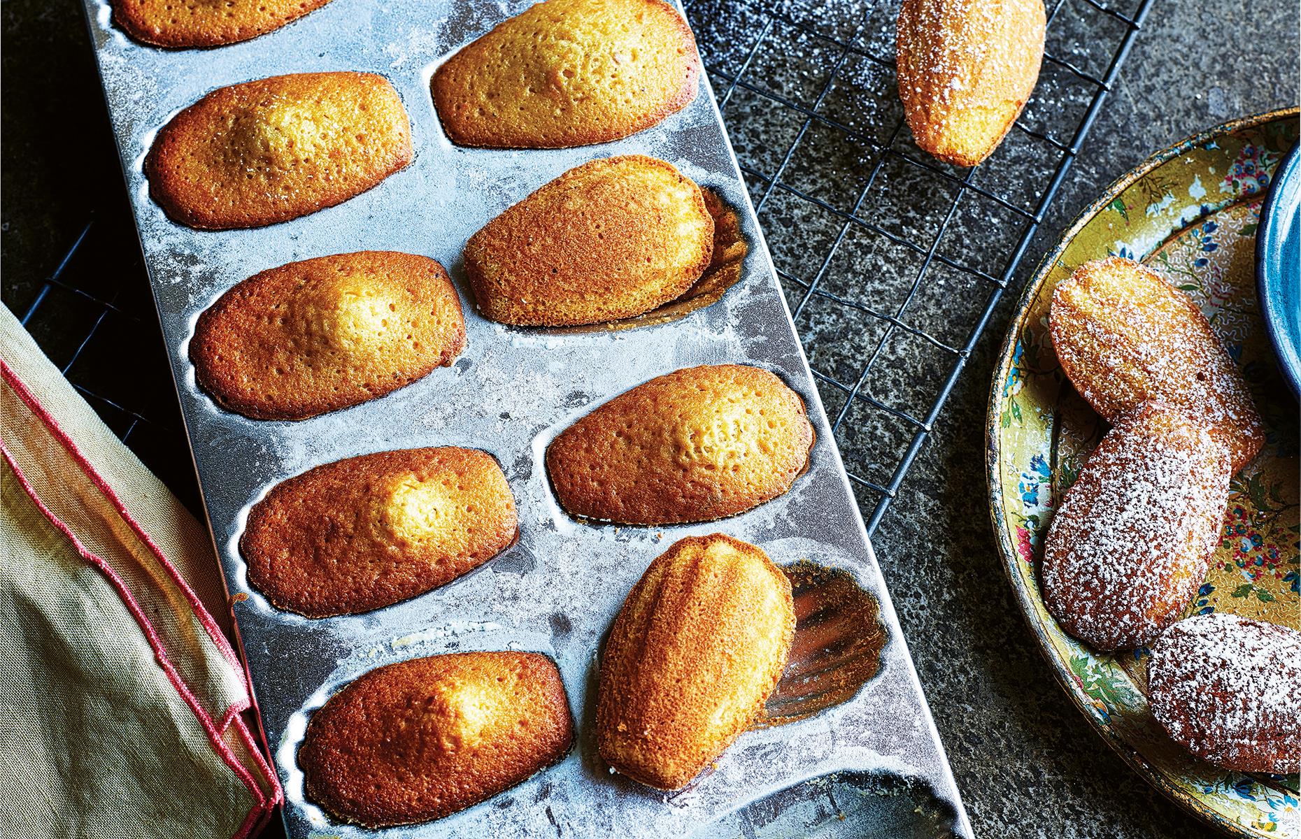 Dessert: orange madeleines