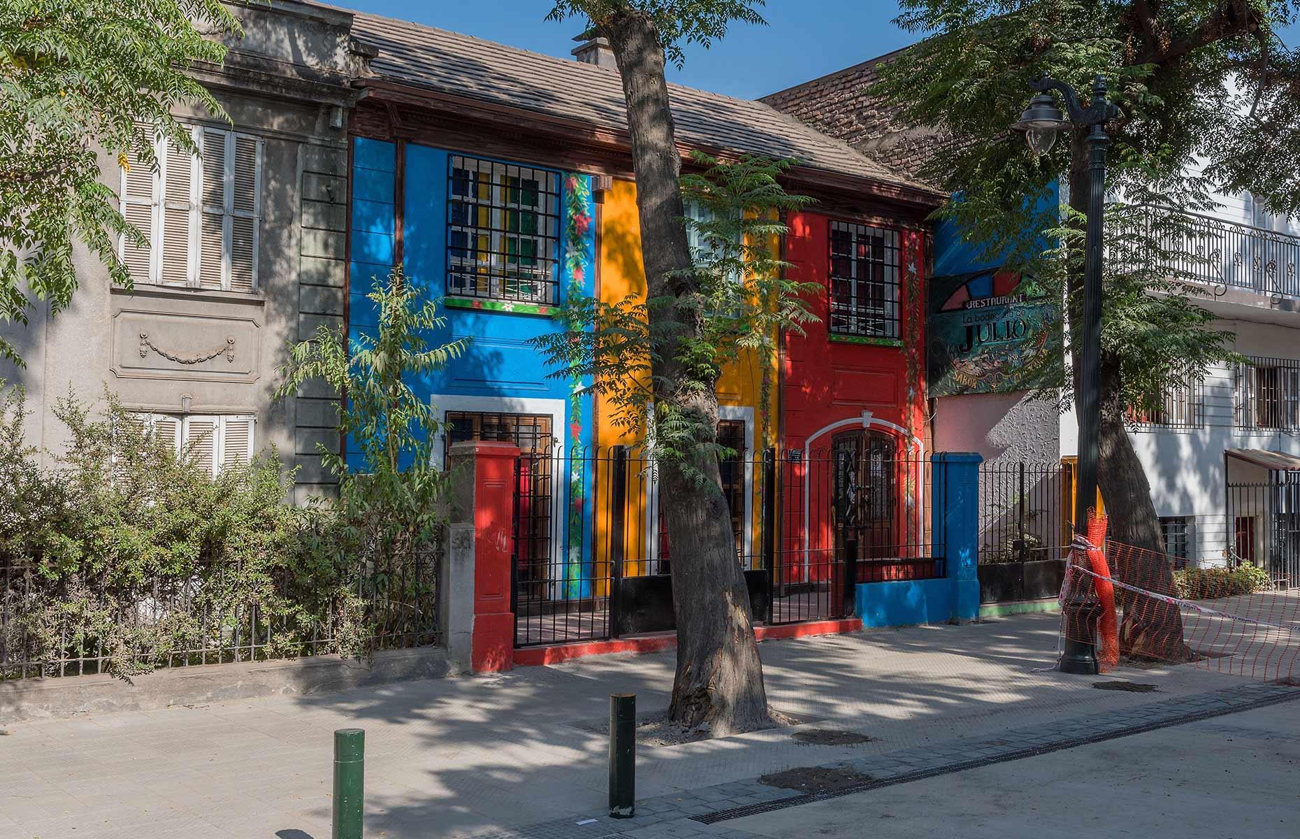 Santiago: access to amenities