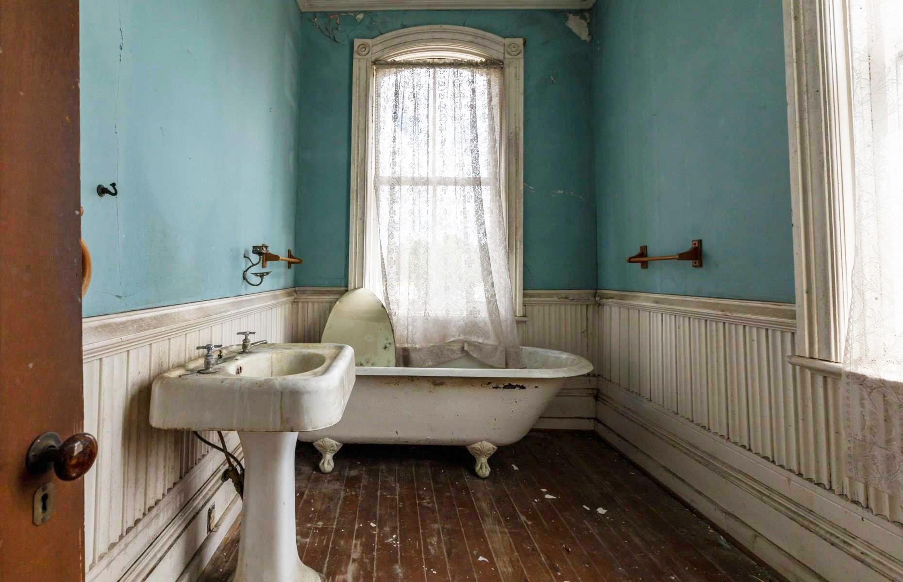 Dilapidated bathroom