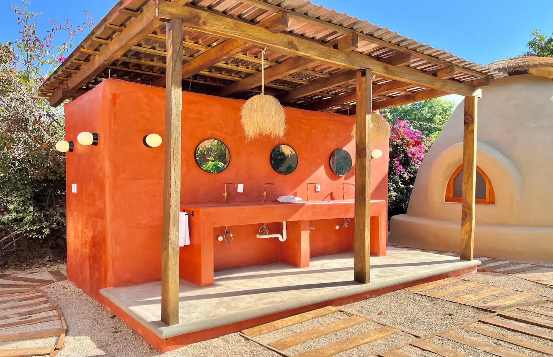 Dinky dome home, Mexico City, Mexico