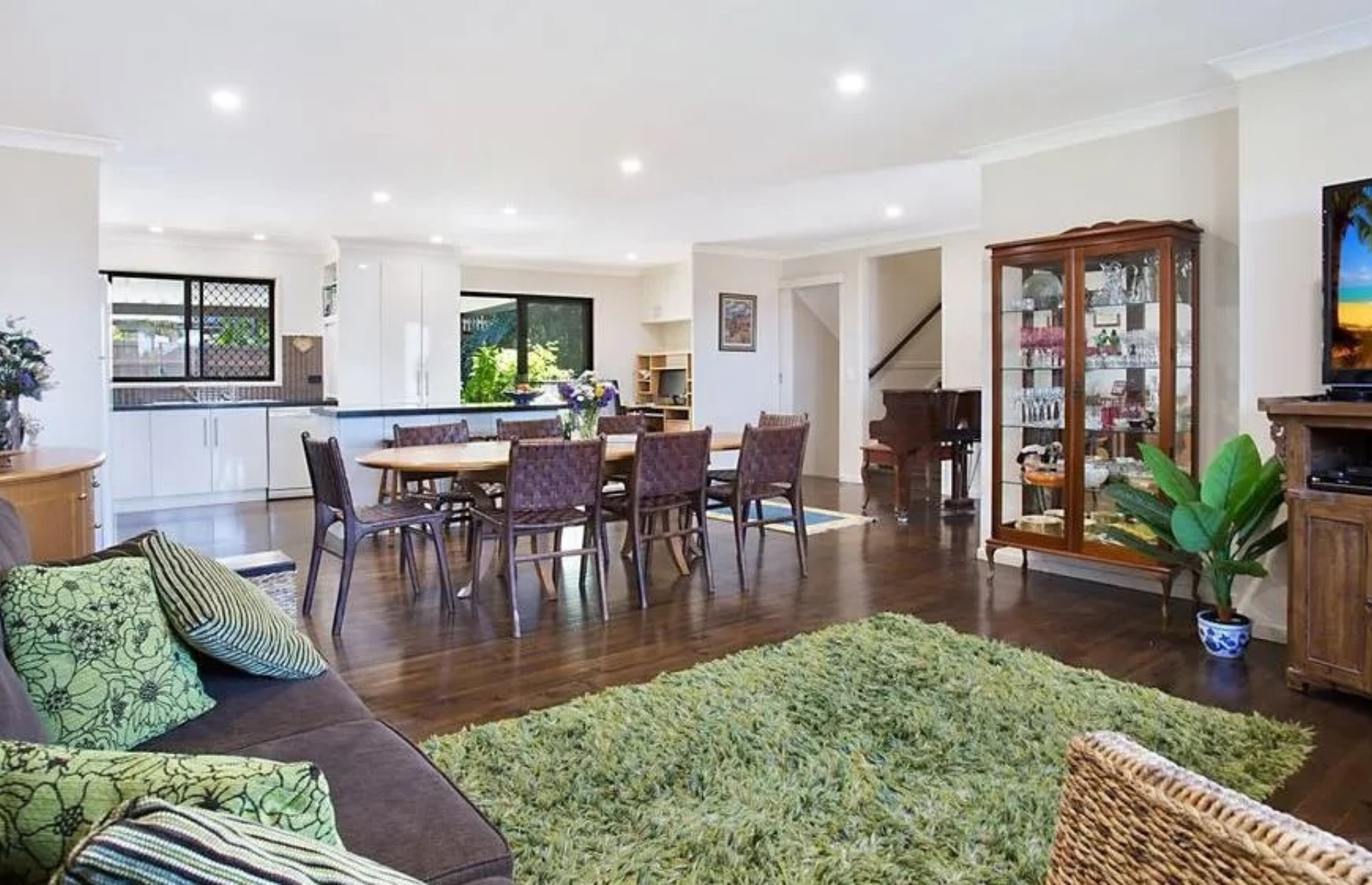 Margot Robbie clears her mum's mortgage
