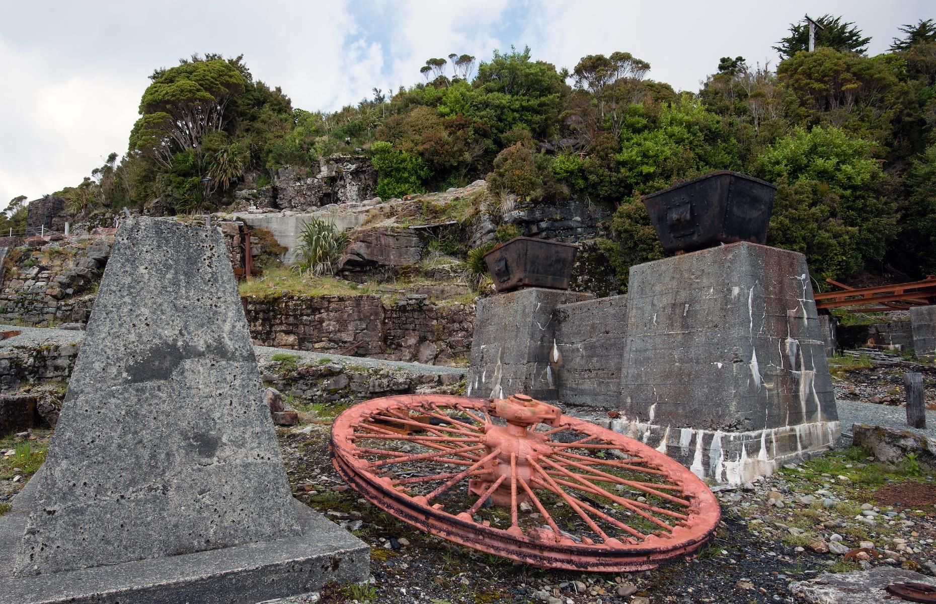 Denniston, Westport