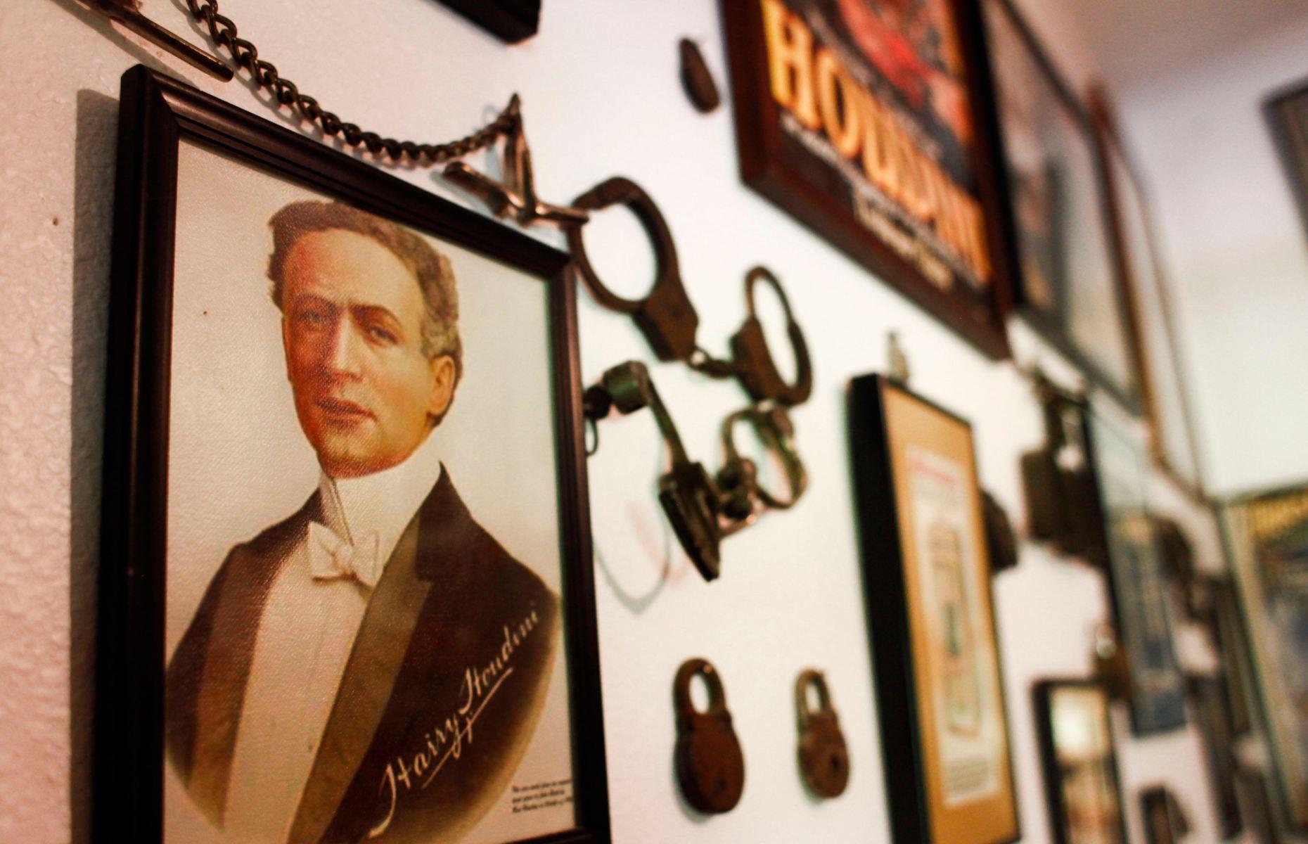 Hanging out with Houdini 