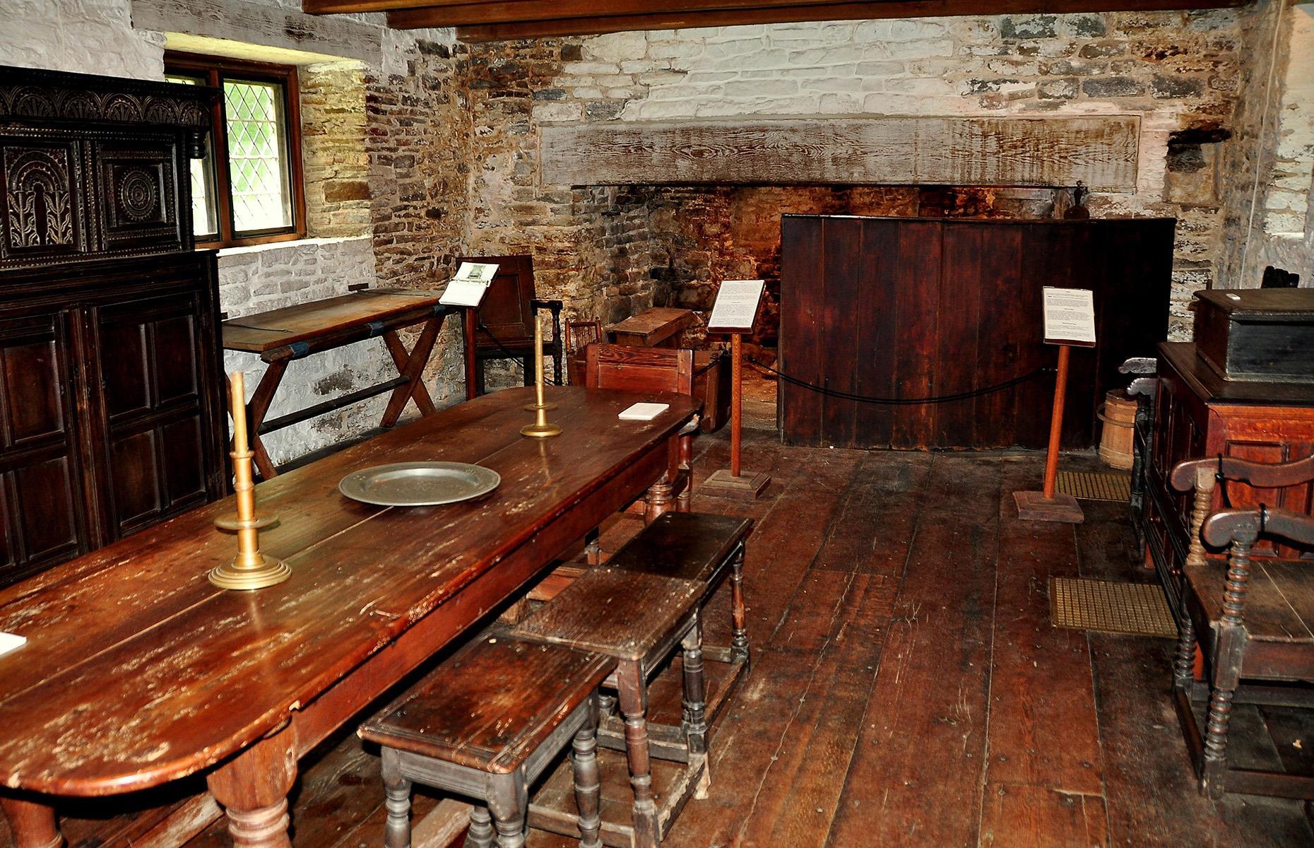 This antique dealer's South London home is lined with wood from 18th  century coffins | THE WORLD OF INTERIORS, image size:1860x1200