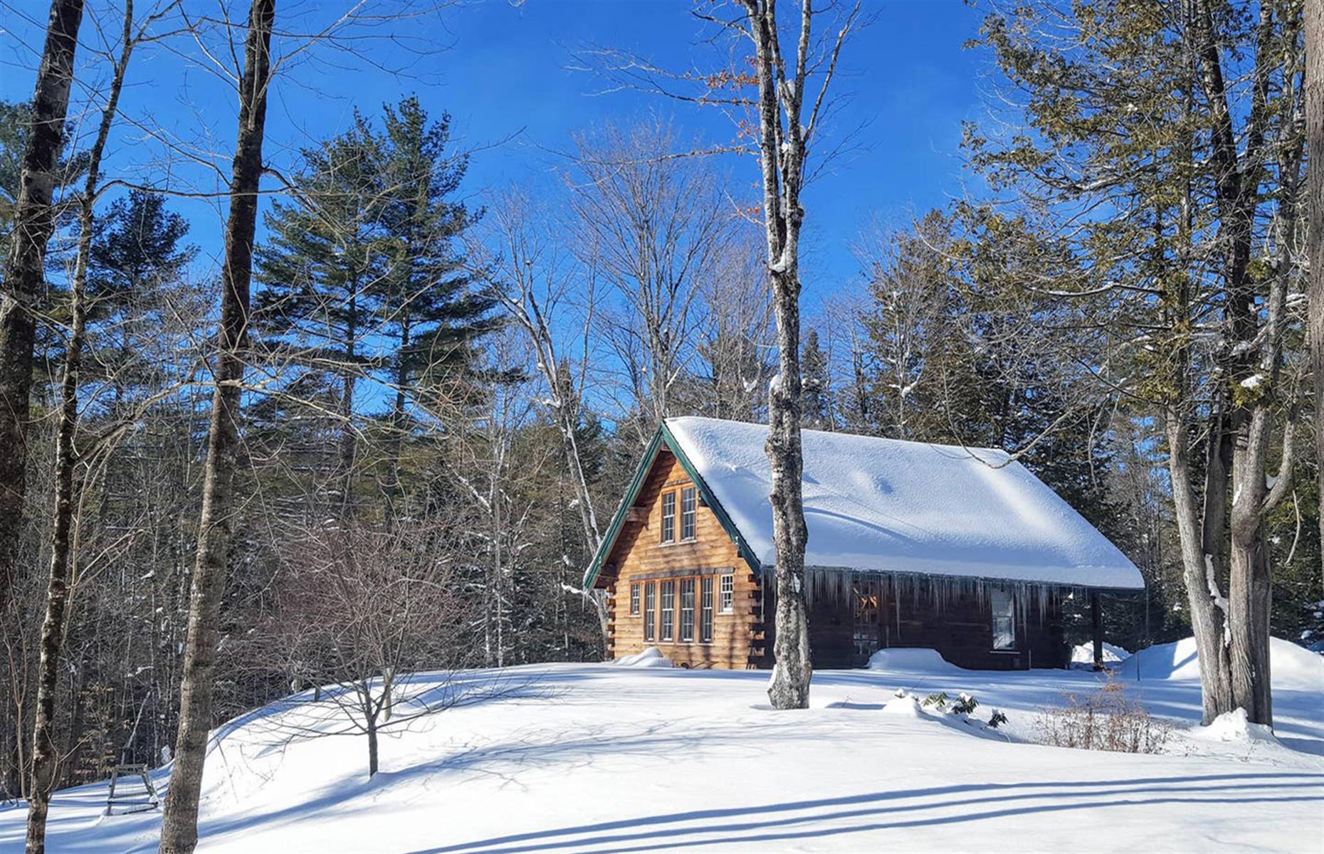 Vermont: log cabin, Groton