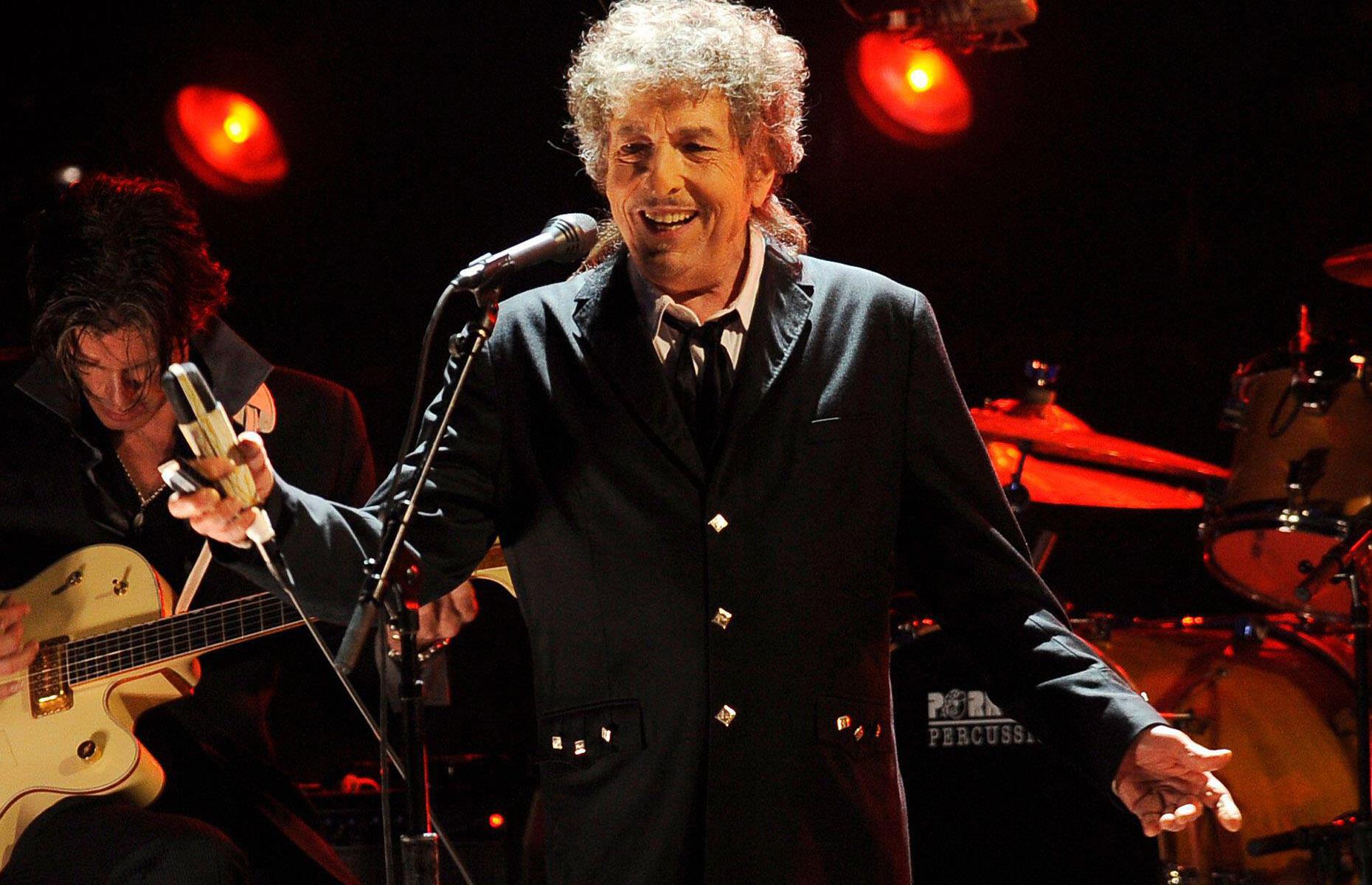 Bob Dylan now: up to $580 (£444)