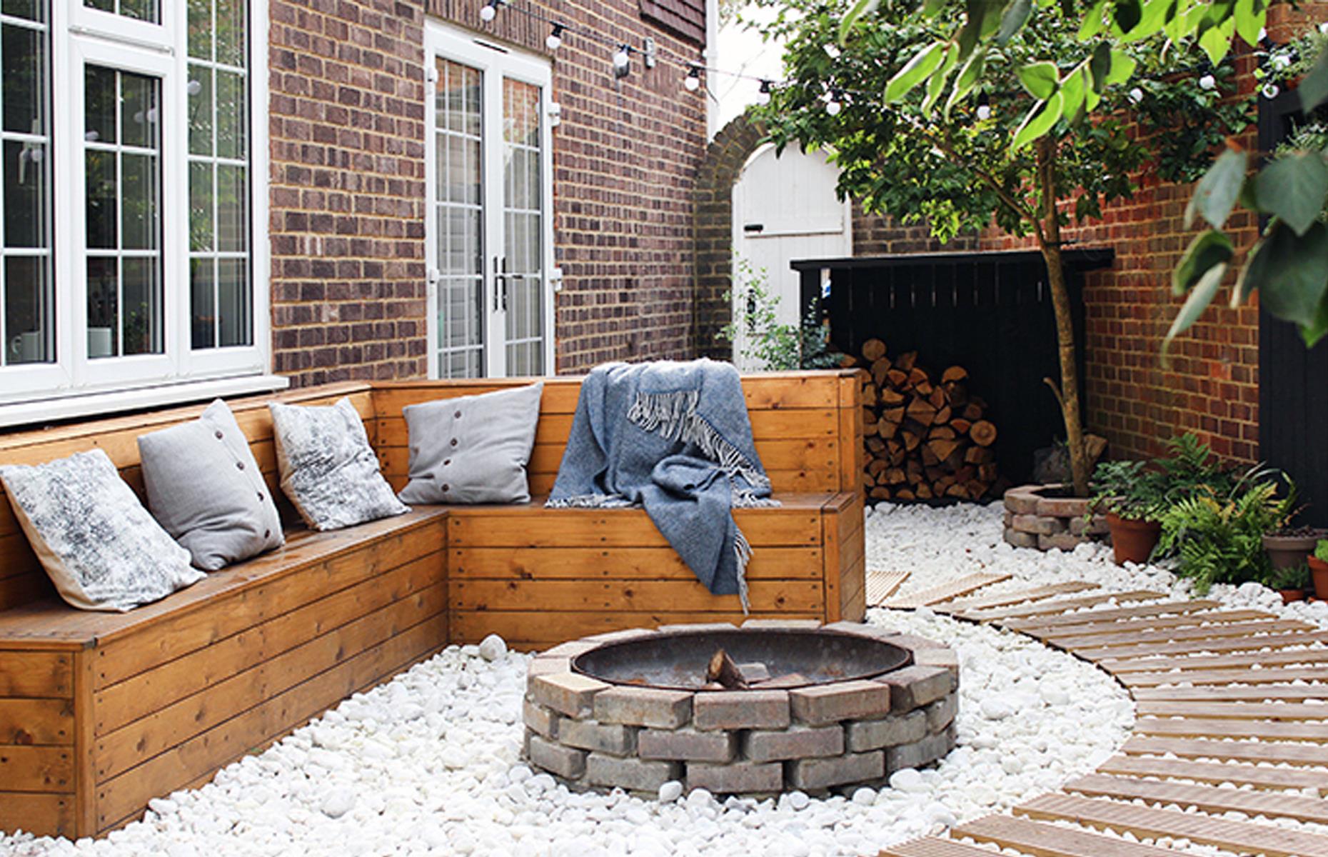 Build a garden corner bench