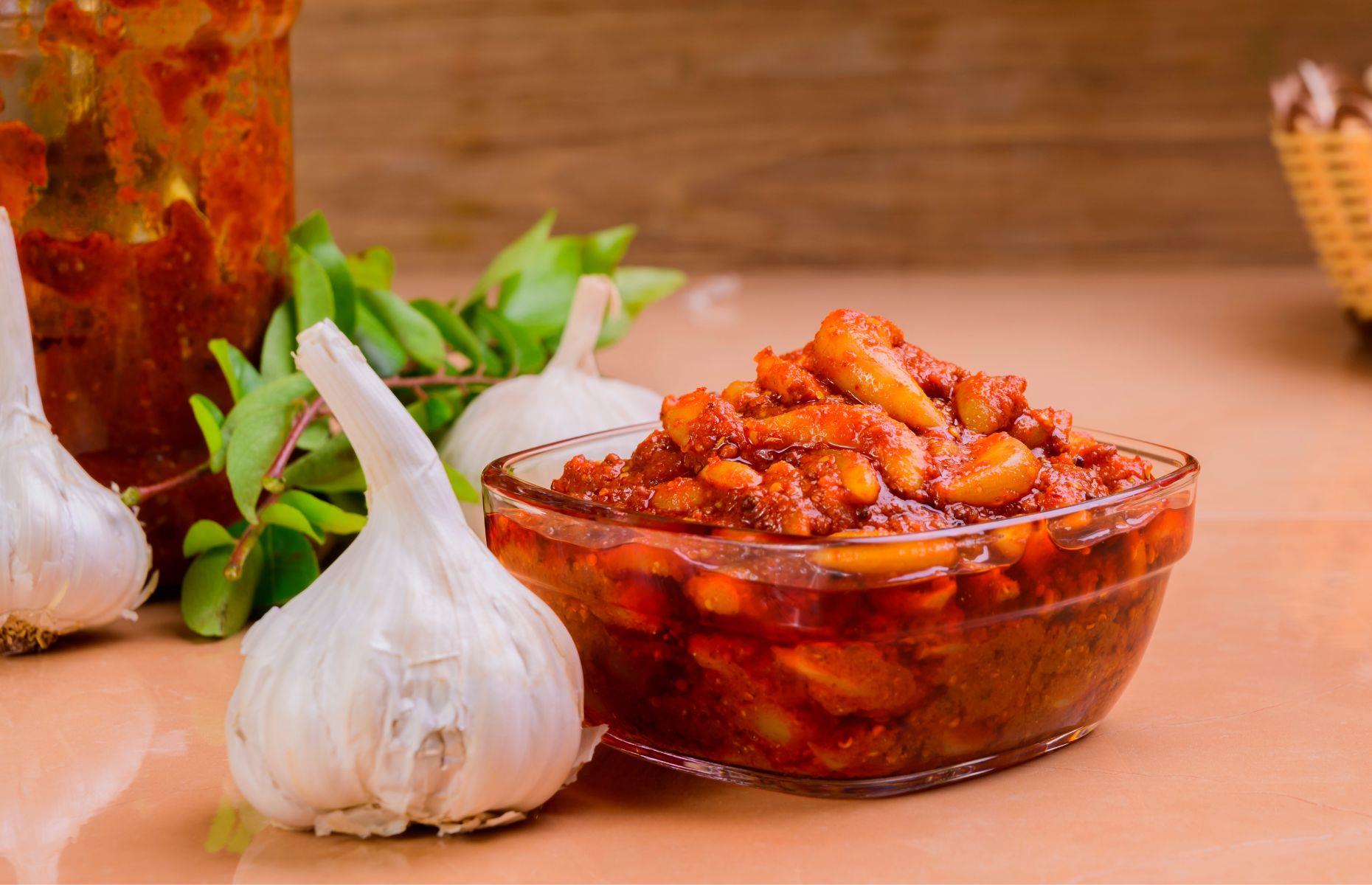 19. Spicy pickled garlic