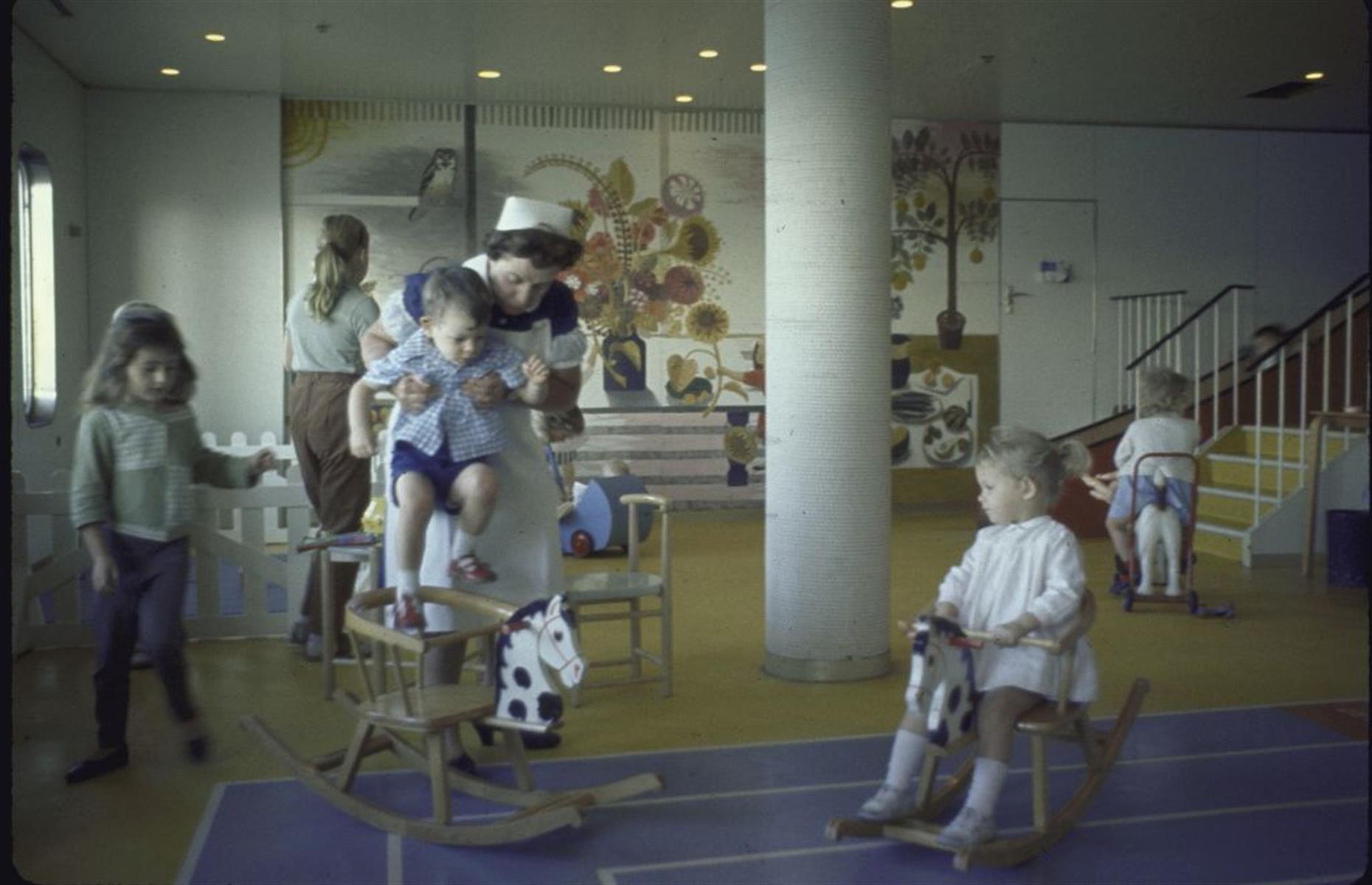 1962: SS Canberra's tourist-class nursery