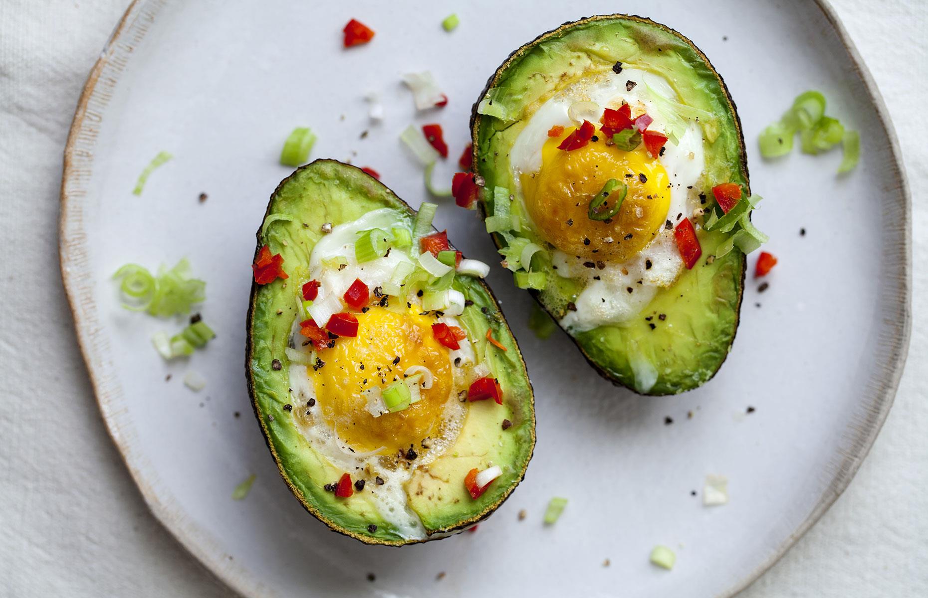 https://loveincorporated.blob.core.windows.net/contentimages/largesize/4caf71f5-95a7-4be6-9df2-49742b977eb3-egg-baked-in-avocado.jpg