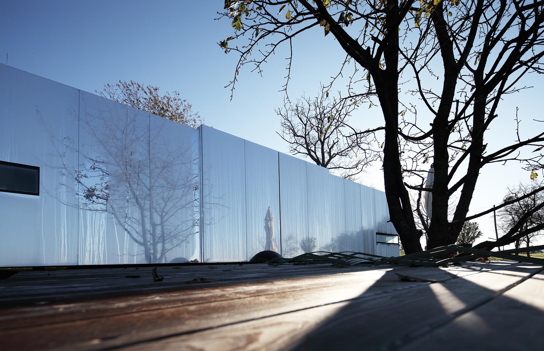 Casa Invisibile, International