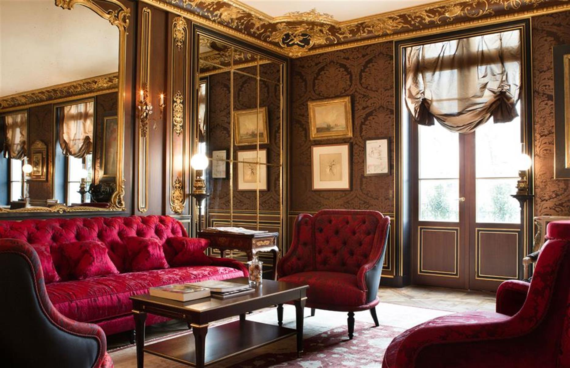 France: La Réserve Paris, Paris