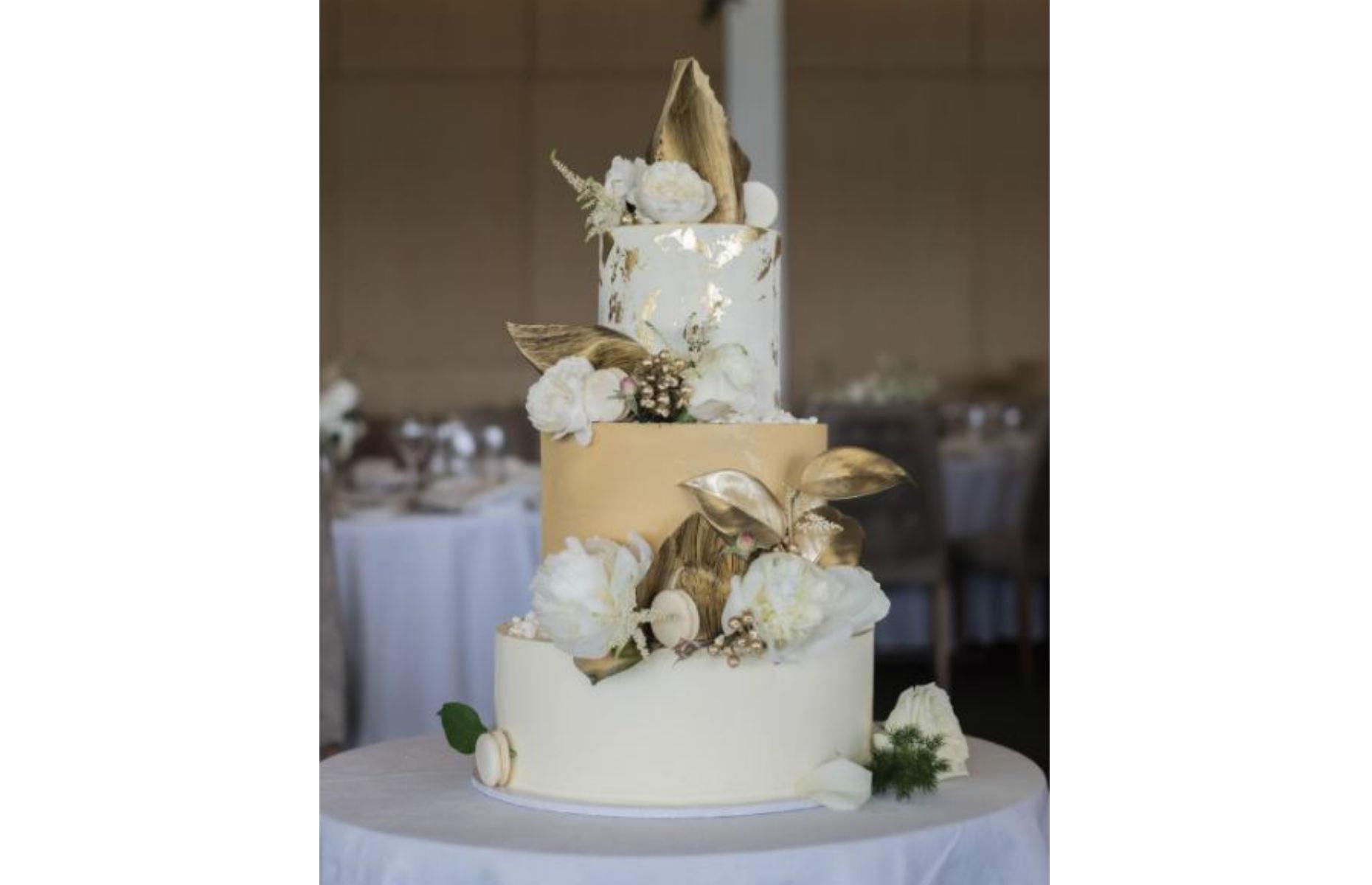 All in gold – Cakes by Cliff, Australia