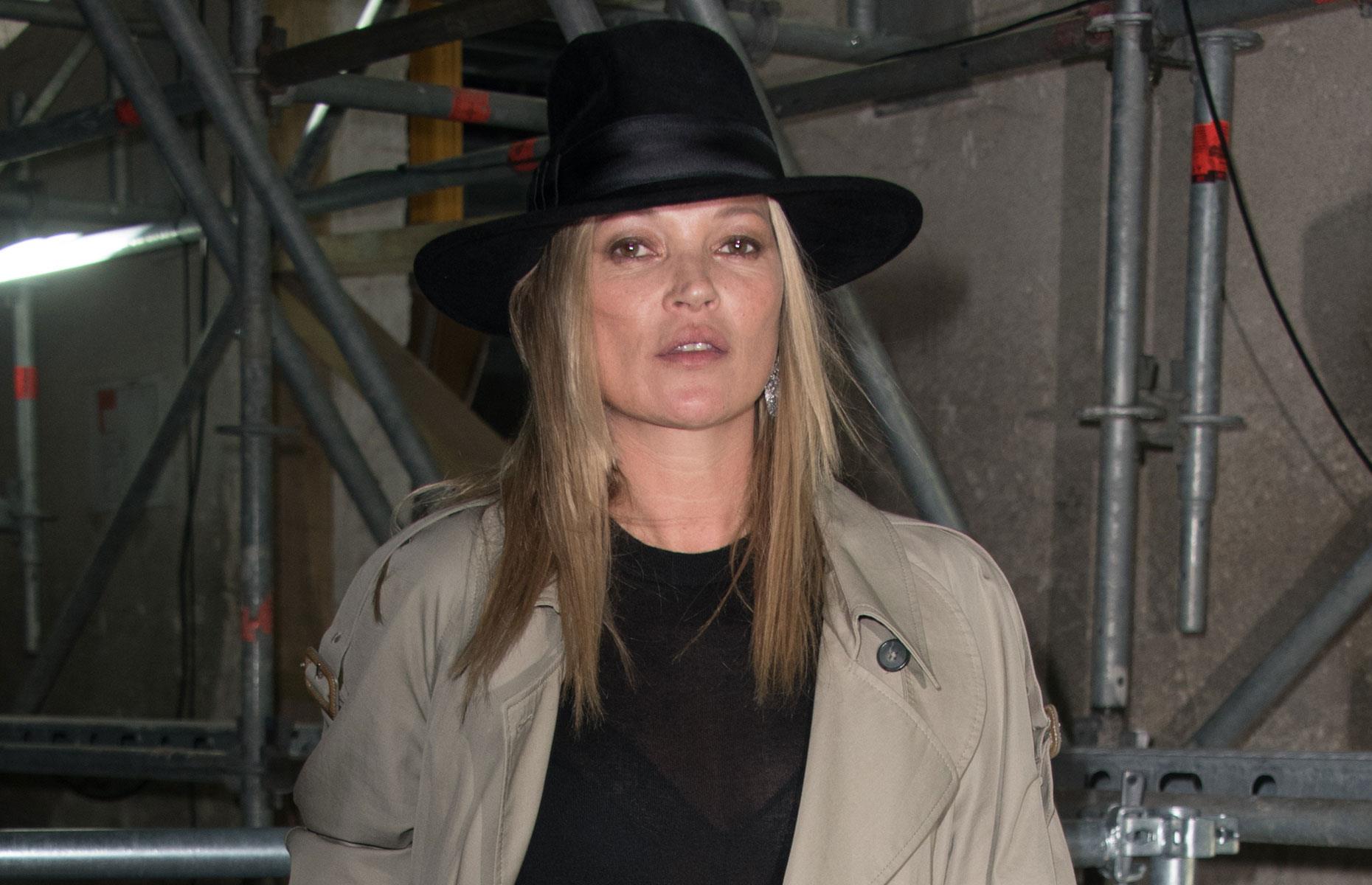 Kate Moss does synchronised swimming