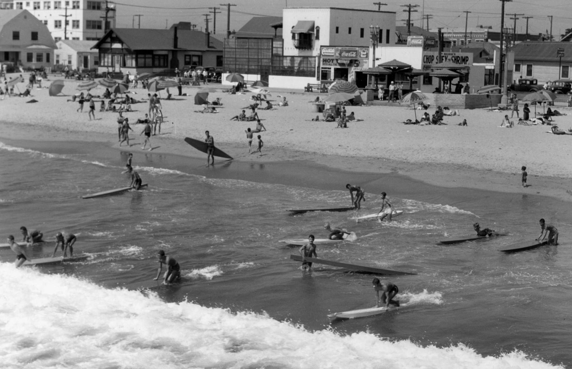 1935: The rise of surfboard waxing