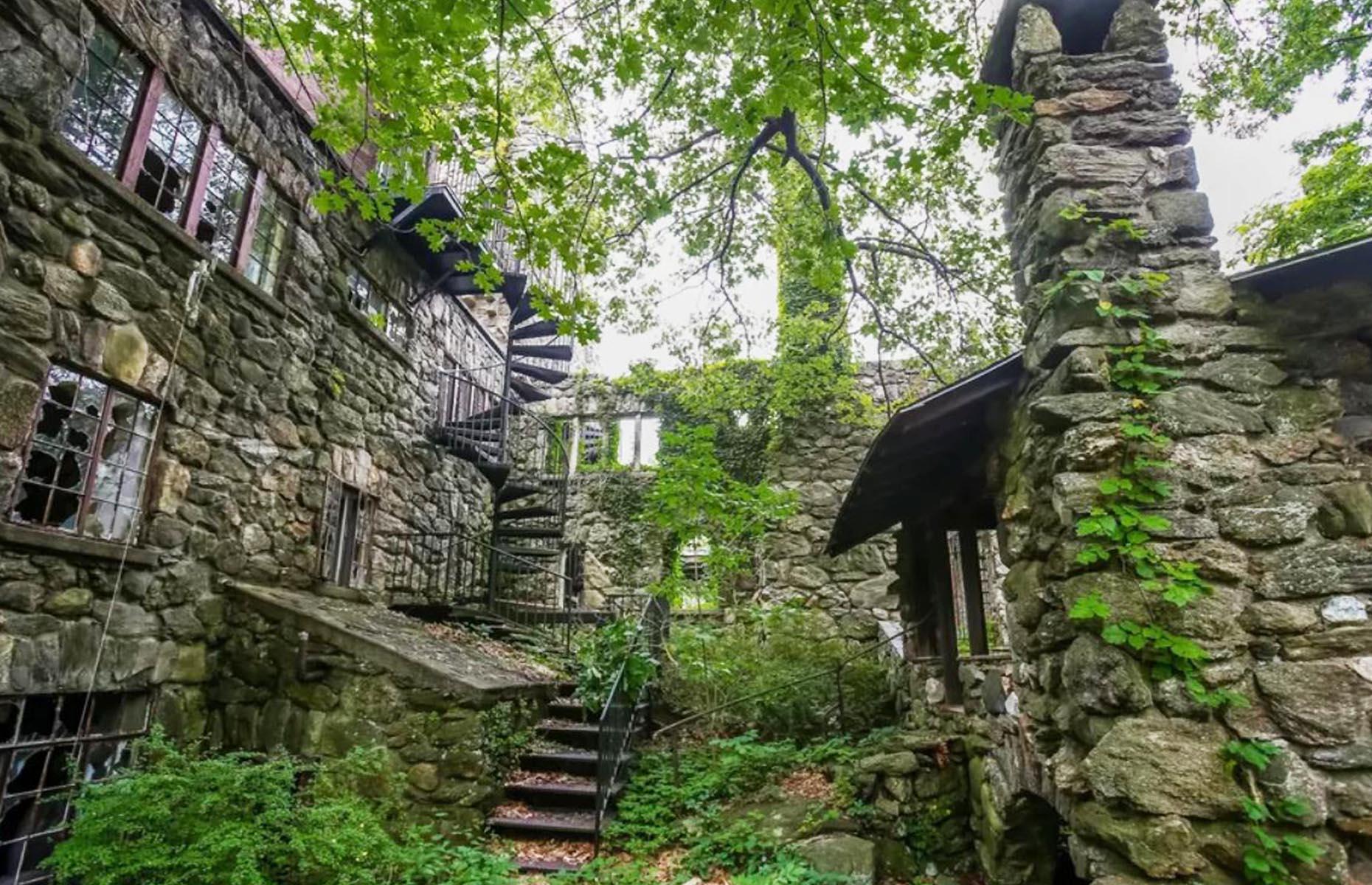 Elda Castle, New York, USA