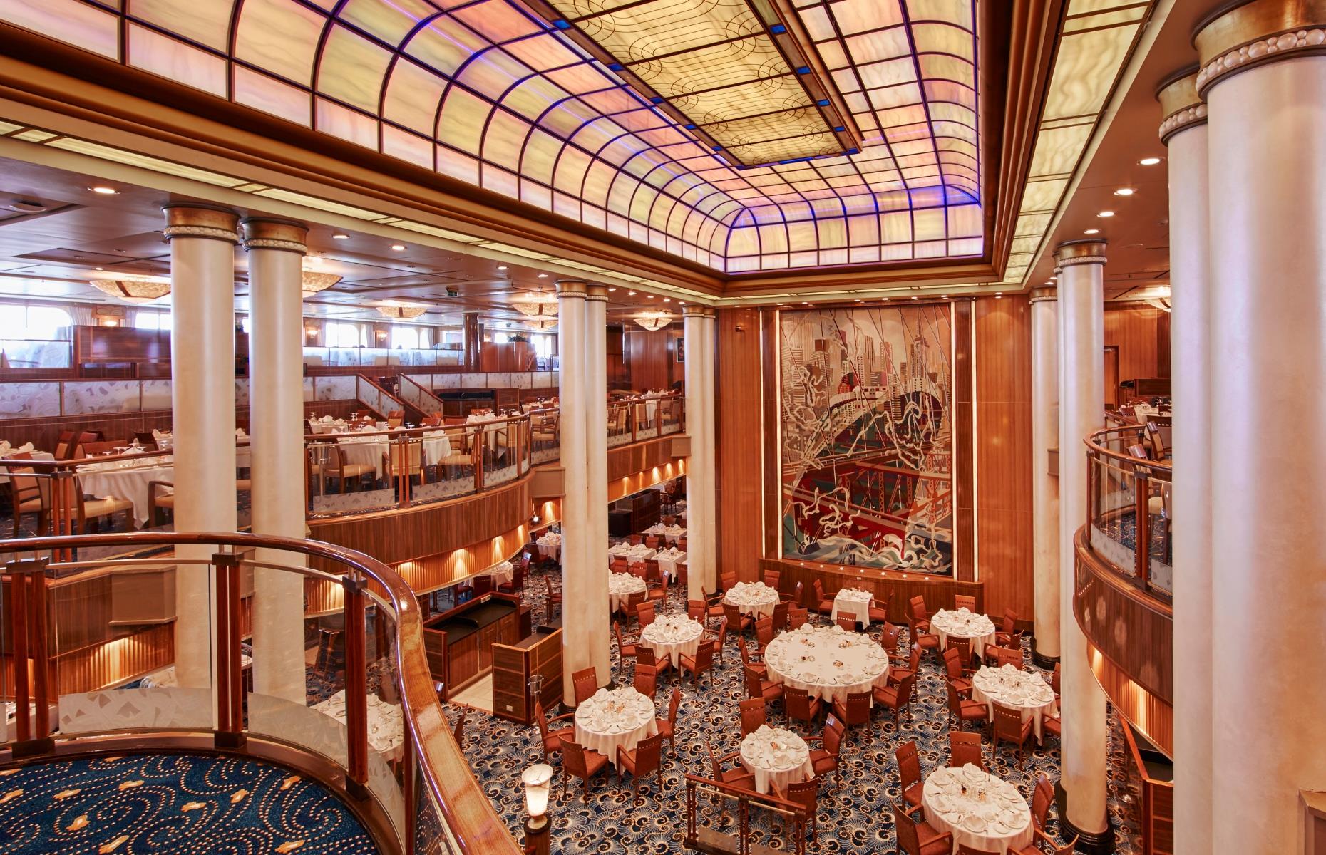3. Queen Mary 2 (1,132 feet)