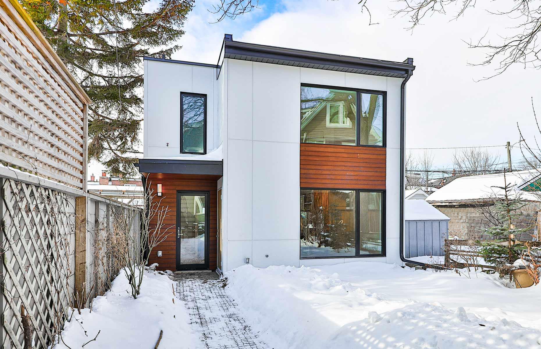 Bartlett Laneway House: swift construction
