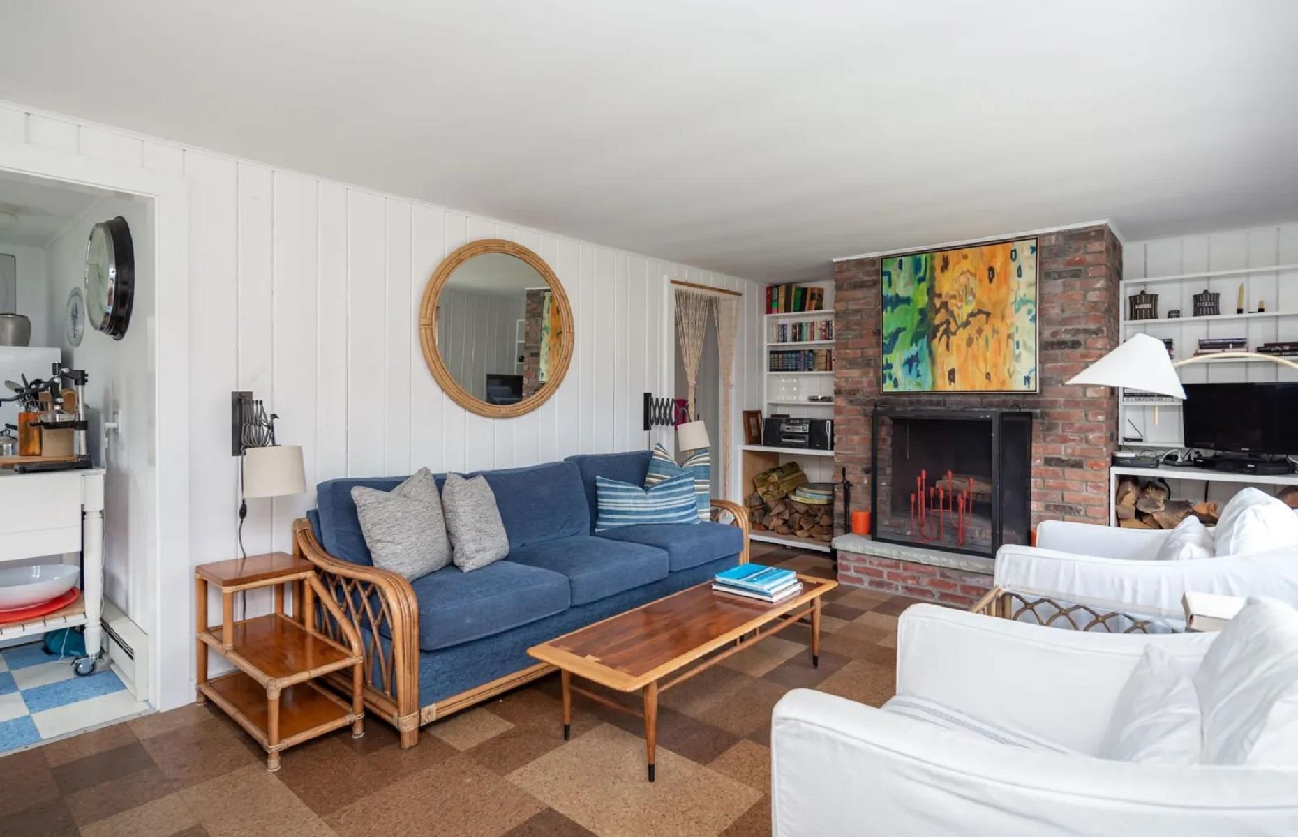 Sarah Jessica Parker's modest Hamptons house: $959 (£754) per night 