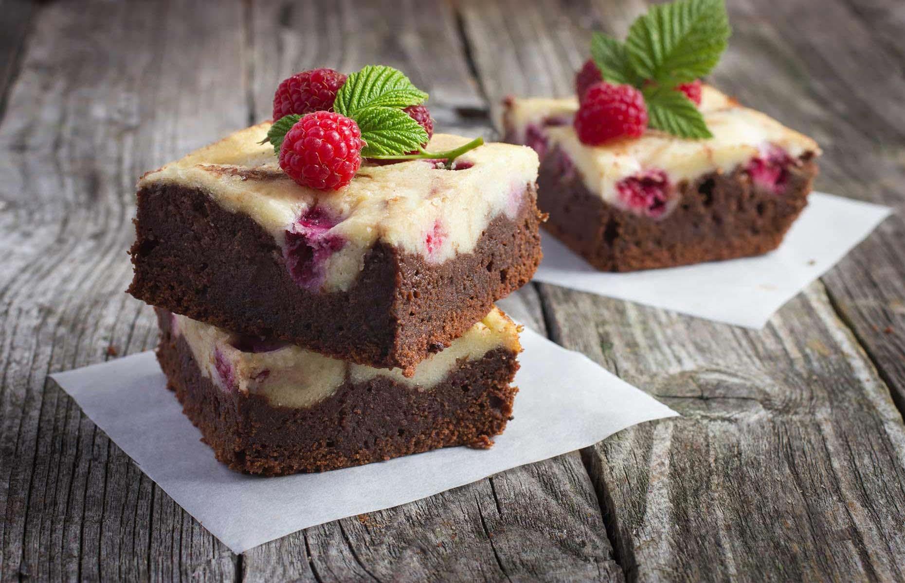 Chocolate and raspberry cheesecake brownies