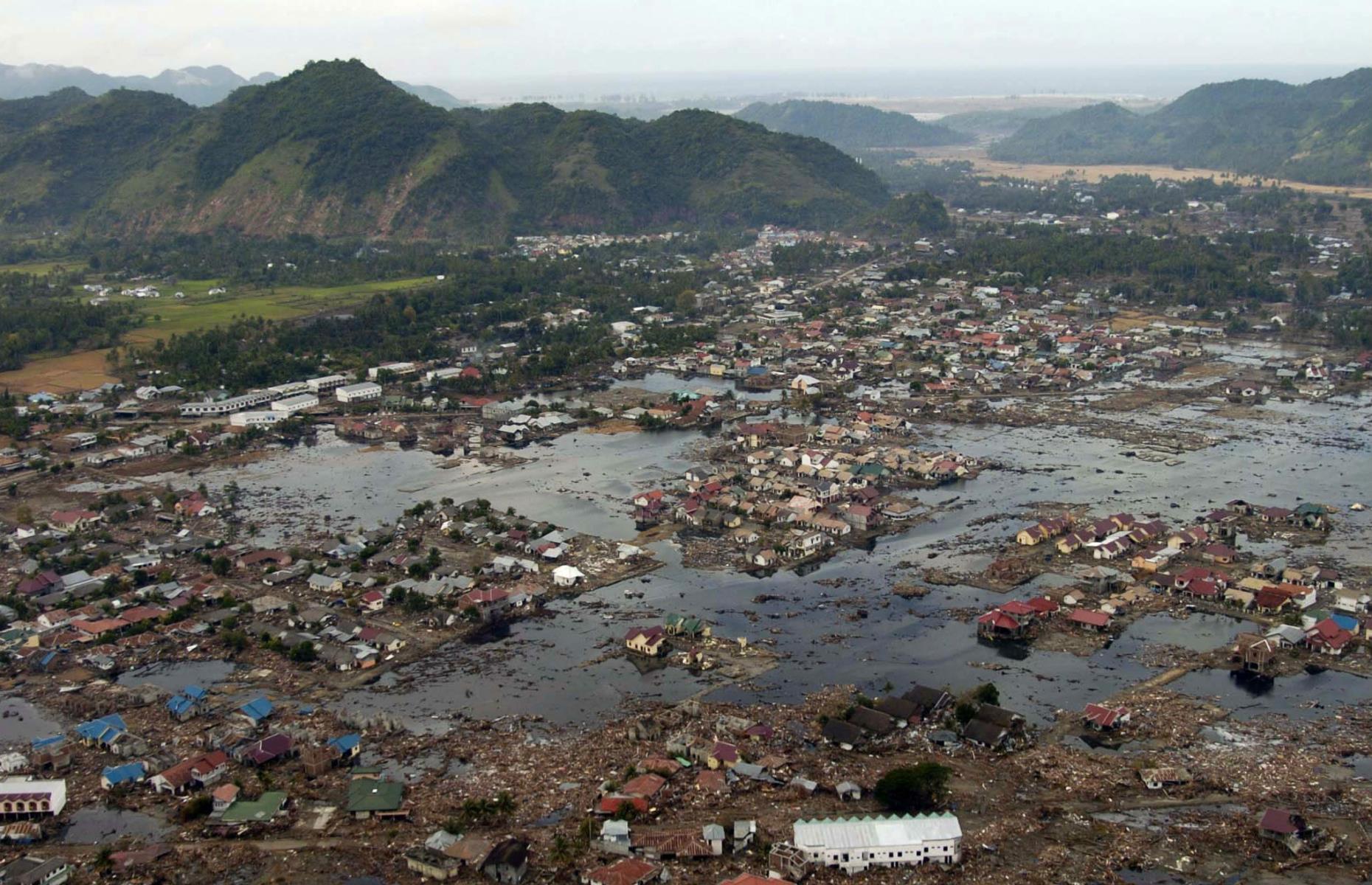 2004: Boxing Day tsunami hits Asia