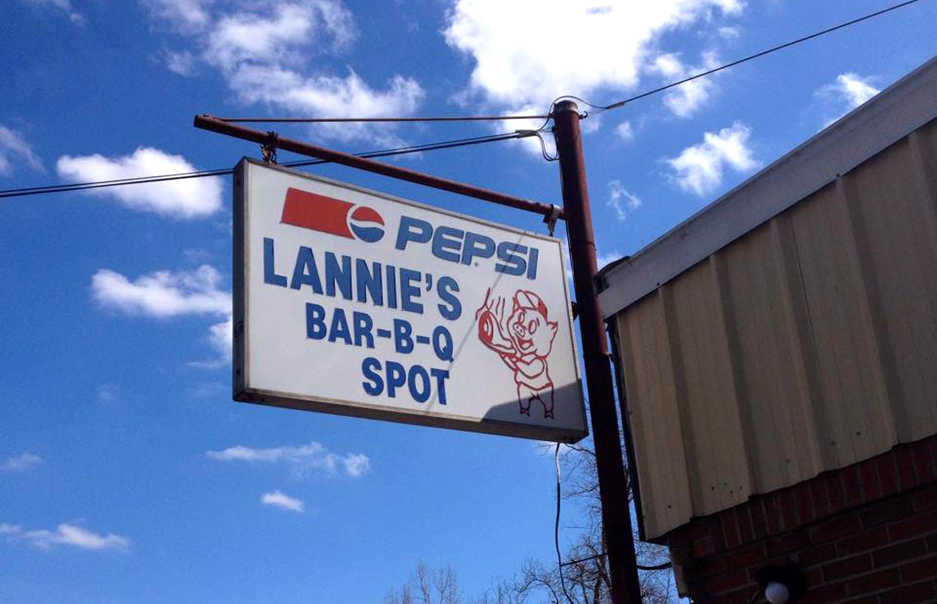 Alabama: Lannie's Bar-B-Q Spot, Selma