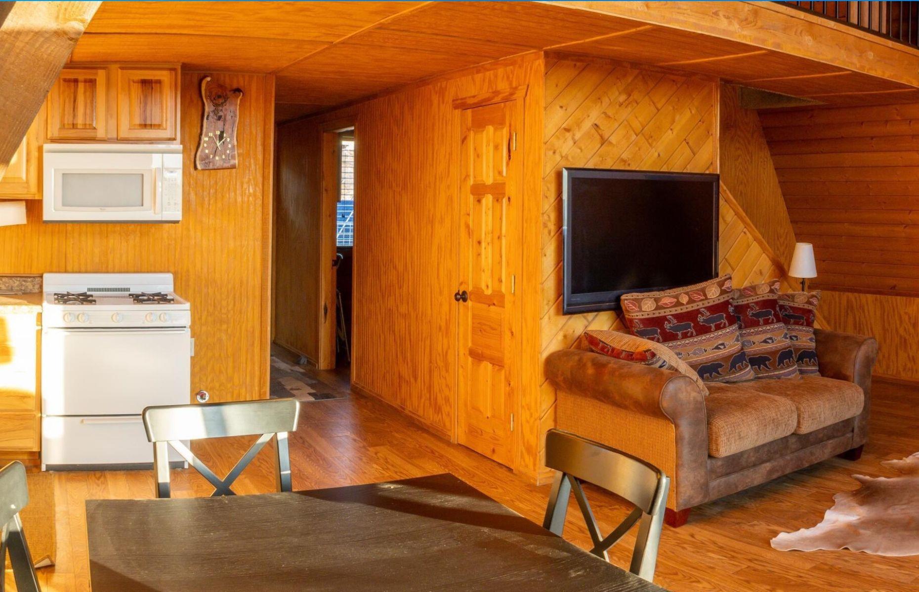 A-frame mountain home, Arizona, USA: $295,000 (£233k)