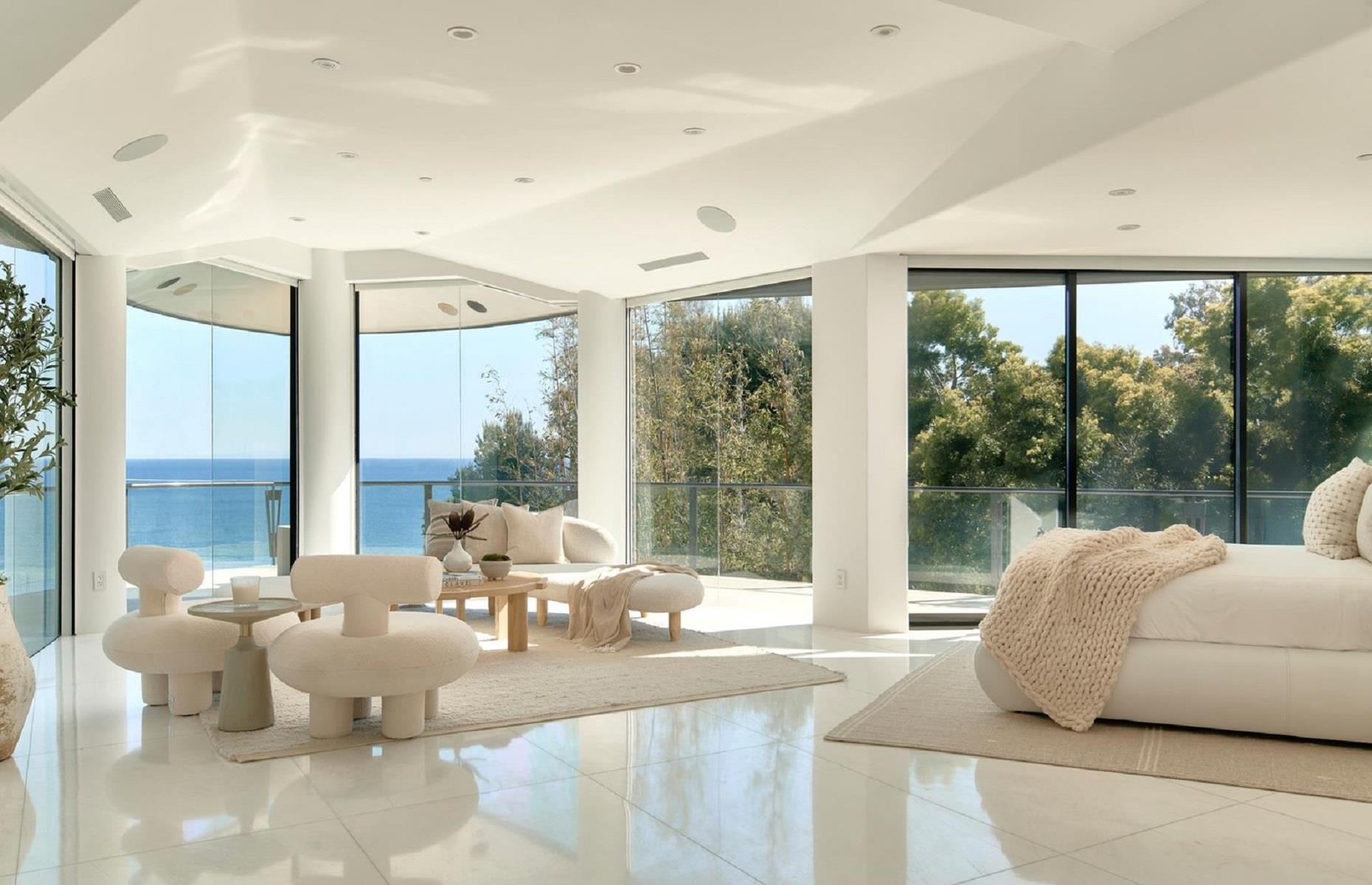 Glass mansion, California, USA