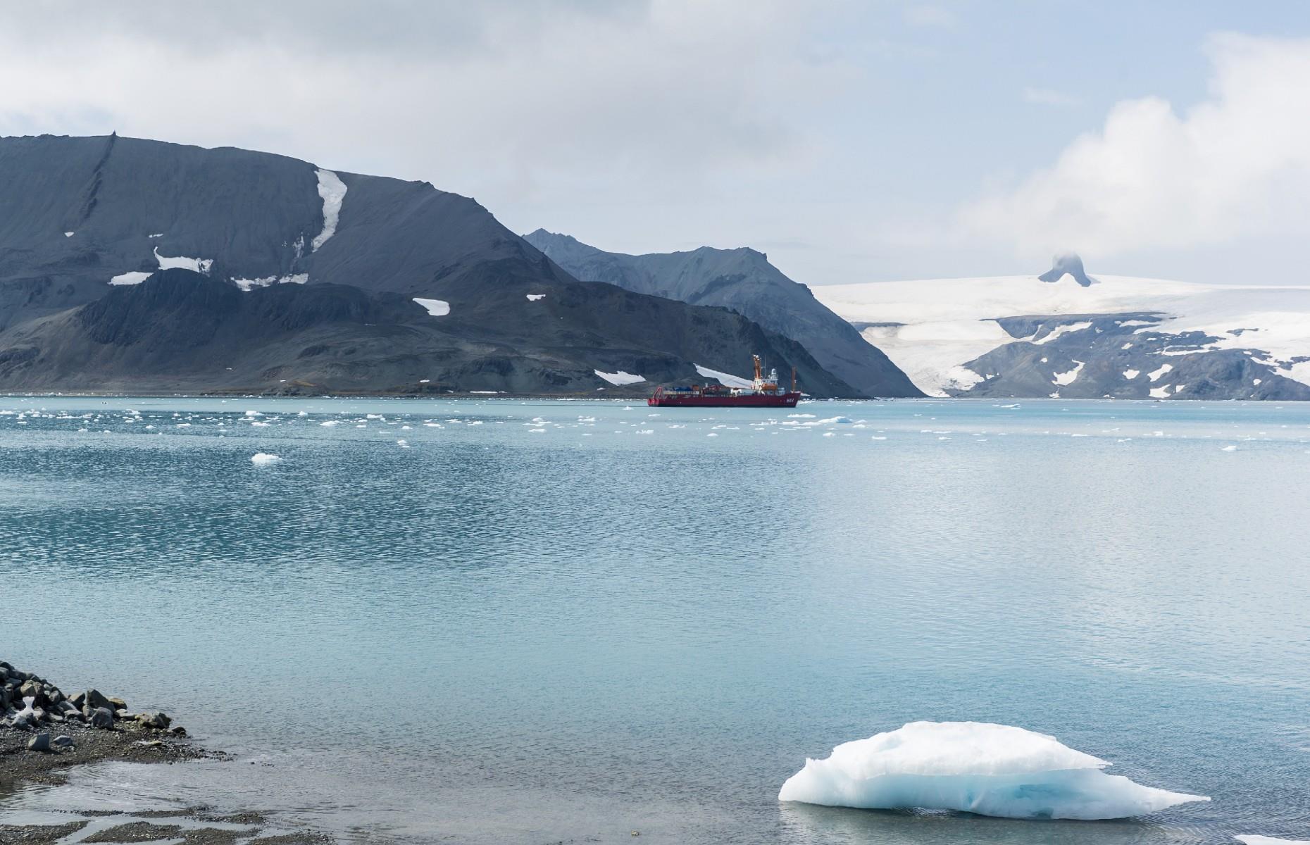 March: Heatwave, Antarctica