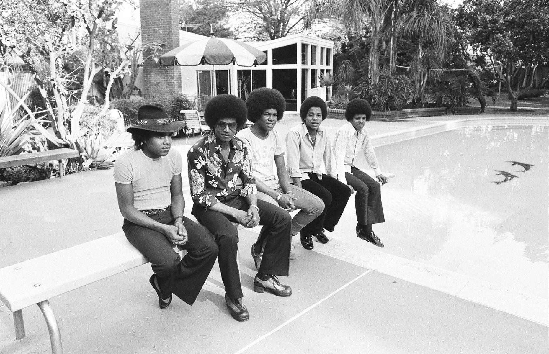 The Jacksons move to Hayvenhurst
