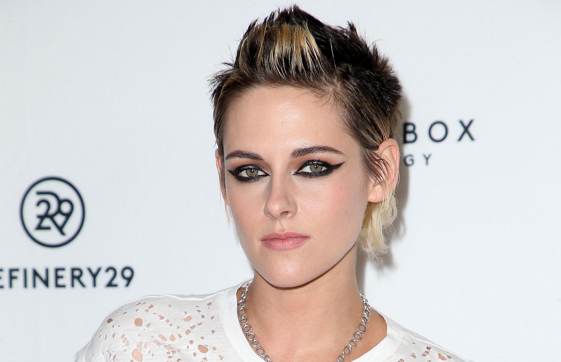 Kristen Stewart likes to juggle