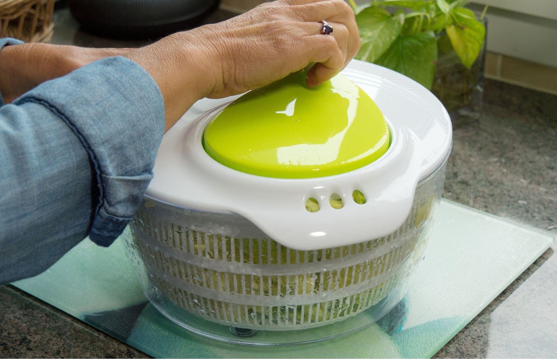 Salad spinners
