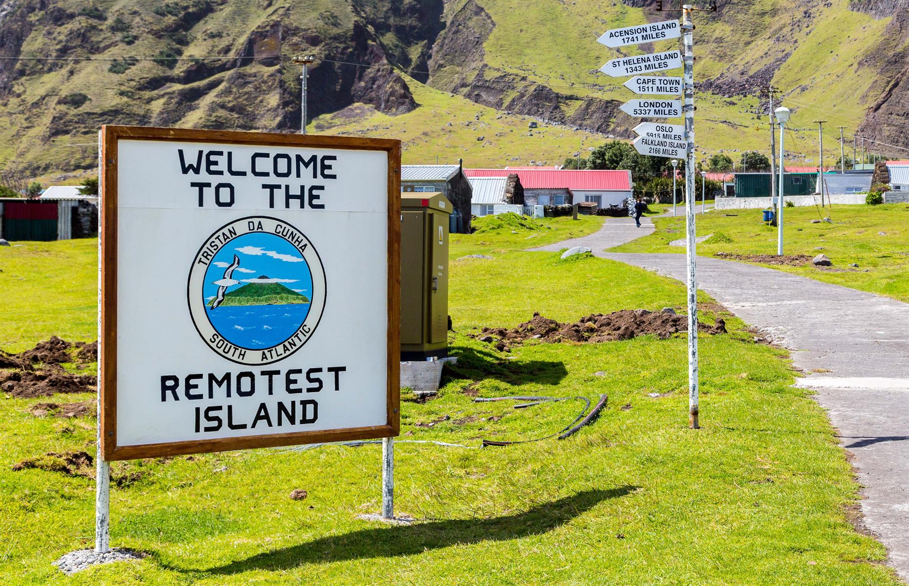 Tristan da Cunha, Saint Helena 