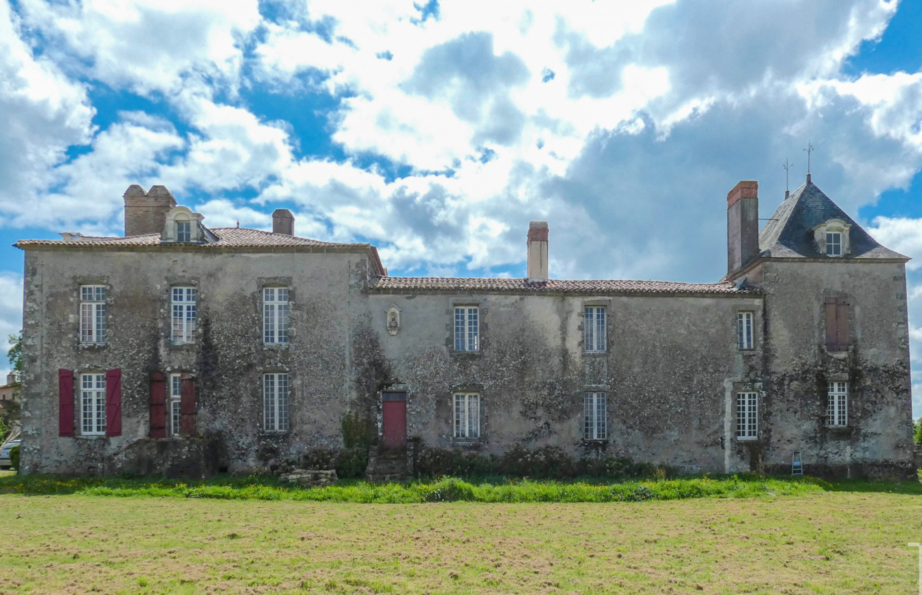 Historic castle, Pays de la Loire, France: £452,000 ($577k)
